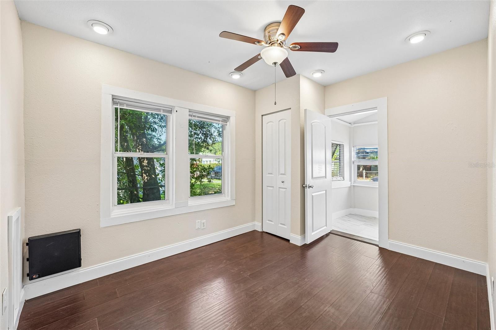 1646 28TH AVENUE N, St Petersburg, FL 33713