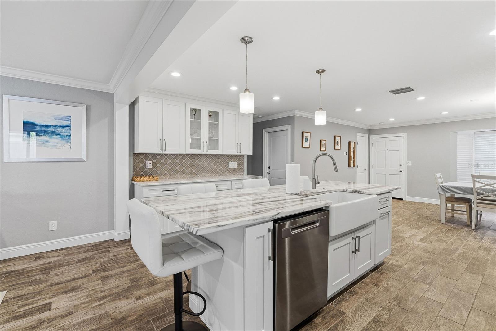 11450 48TH AVENUE N, St Petersburg, FL 33708