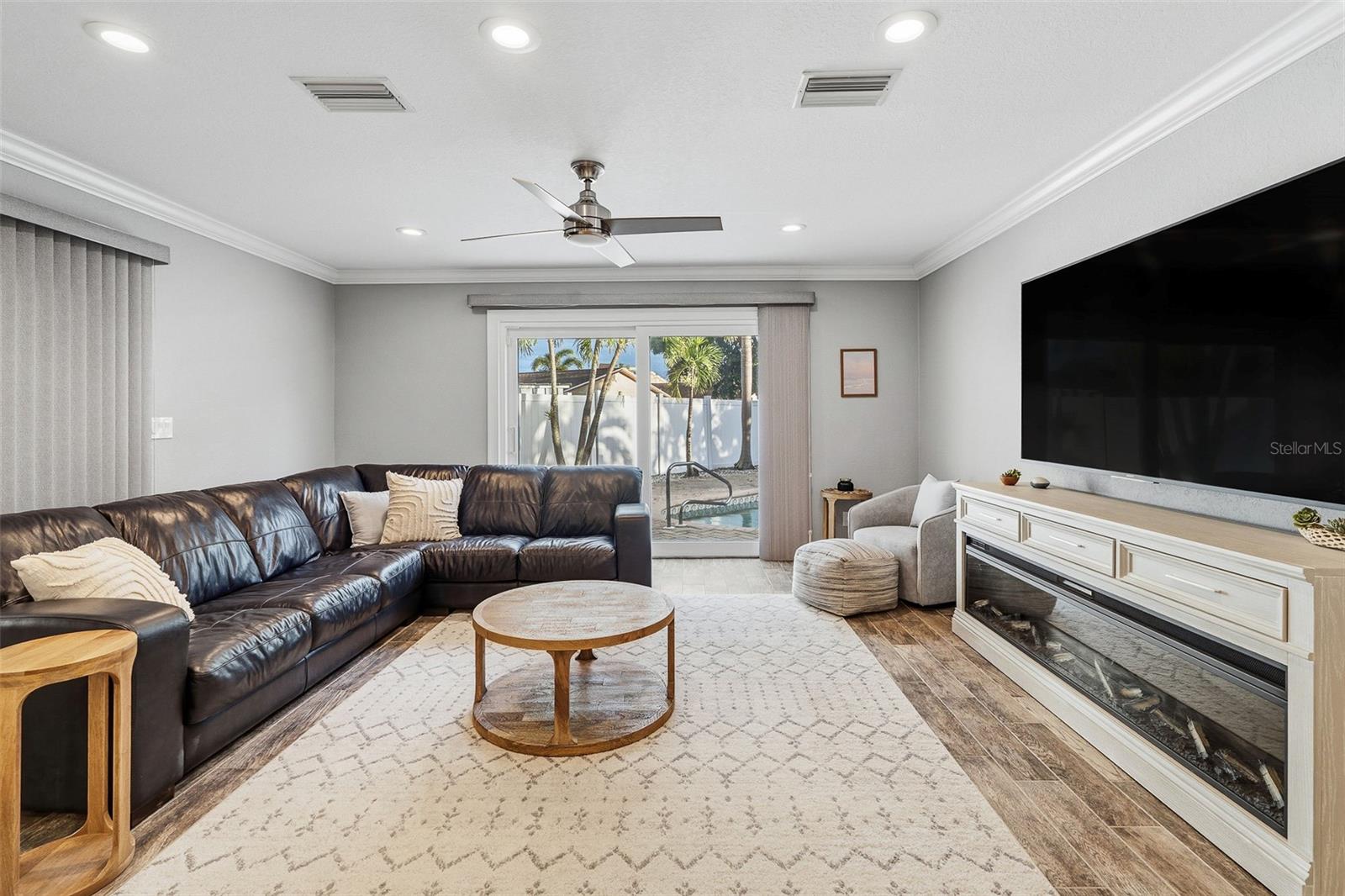 11450 48TH AVENUE N, St Petersburg, FL 33708