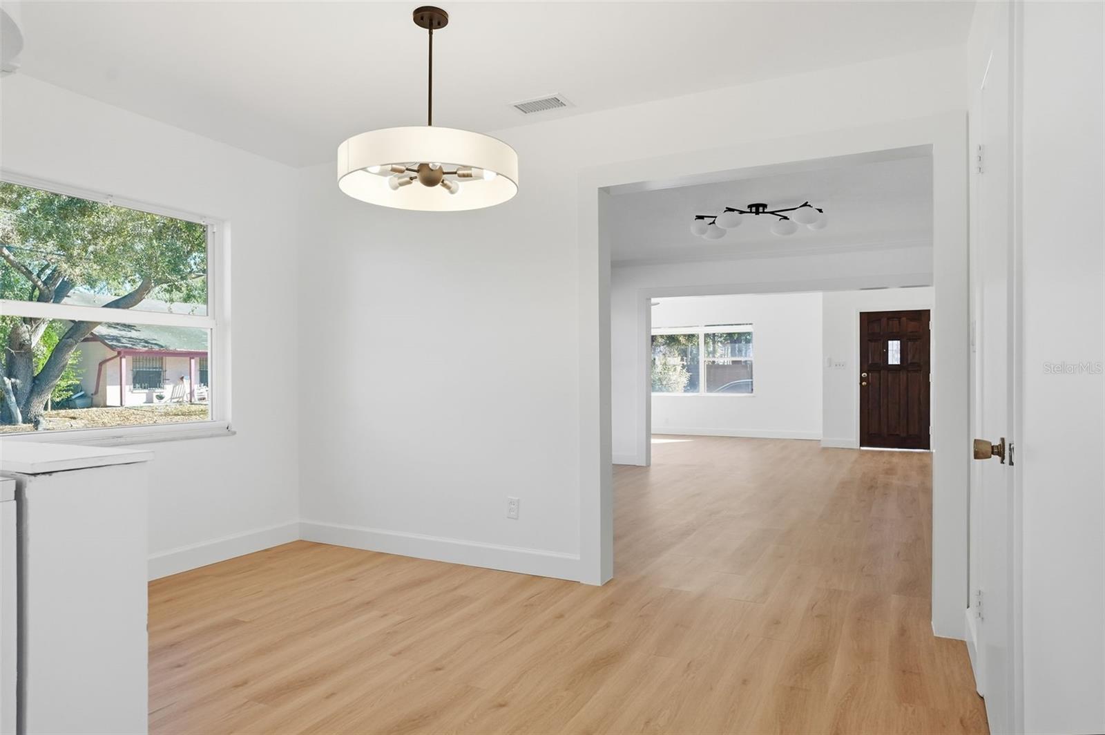 2812 N MUNRO STREET, Tampa, FL 33602