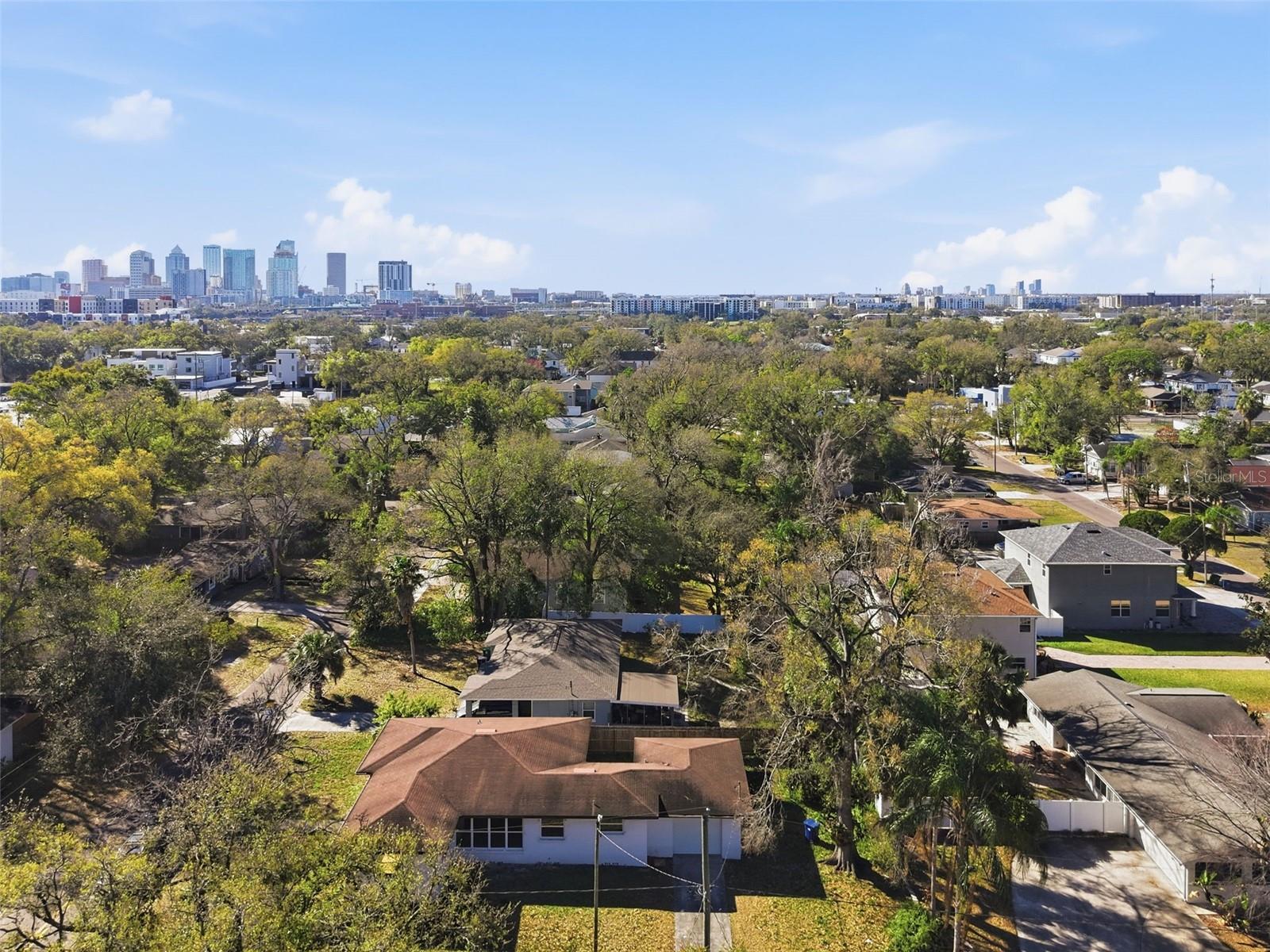 2812 N MUNRO STREET, Tampa, FL 33602