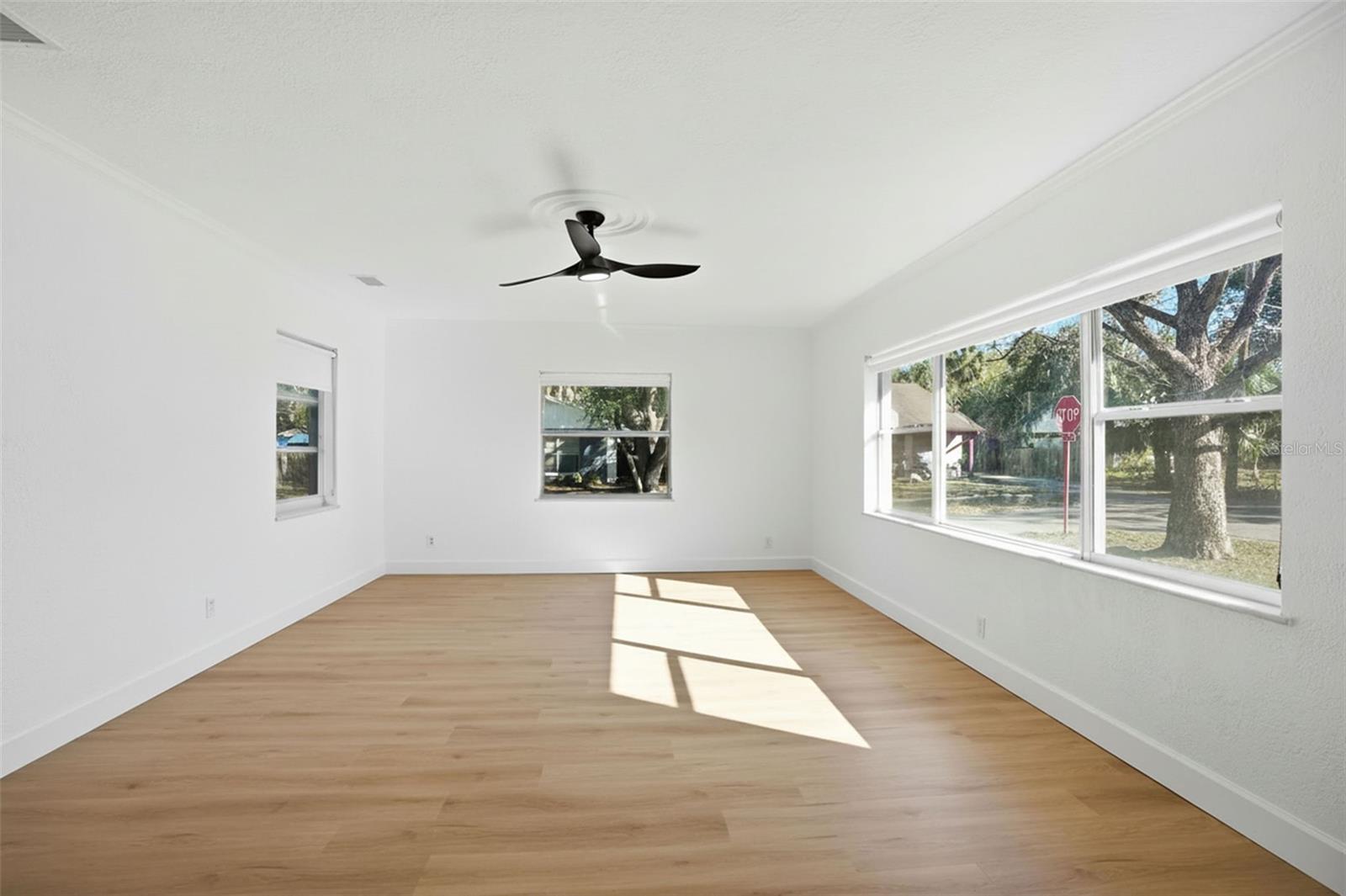2812 N MUNRO STREET, Tampa, FL 33602 2812 N MUNRO STREET, Tampa, FL 33602