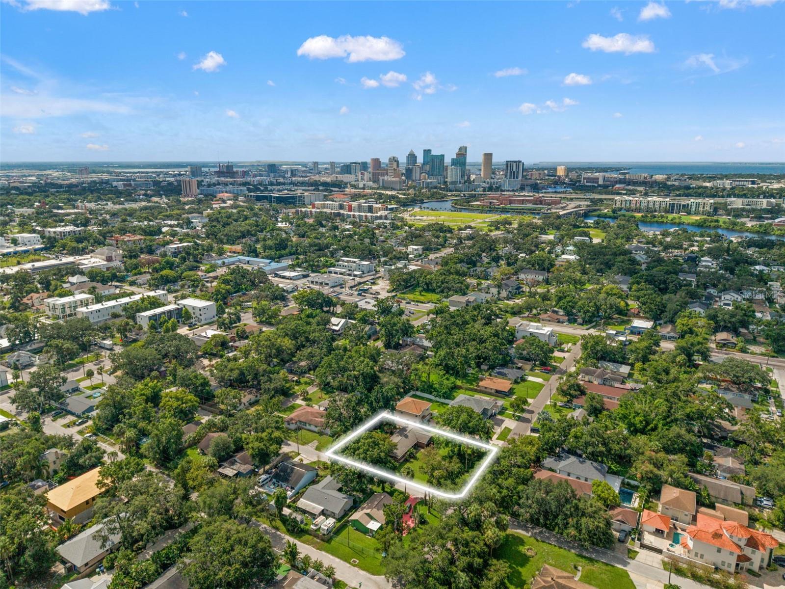 2725 N MYRTLE AVENUE, Tampa, FL 33602