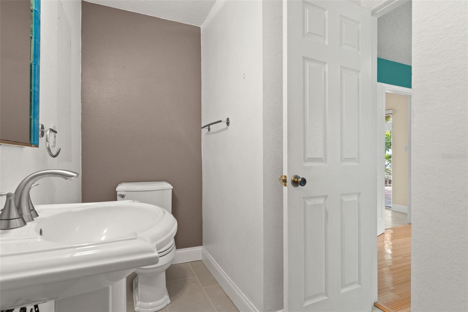 2725 N MYRTLE AVENUE, Tampa, FL 33602