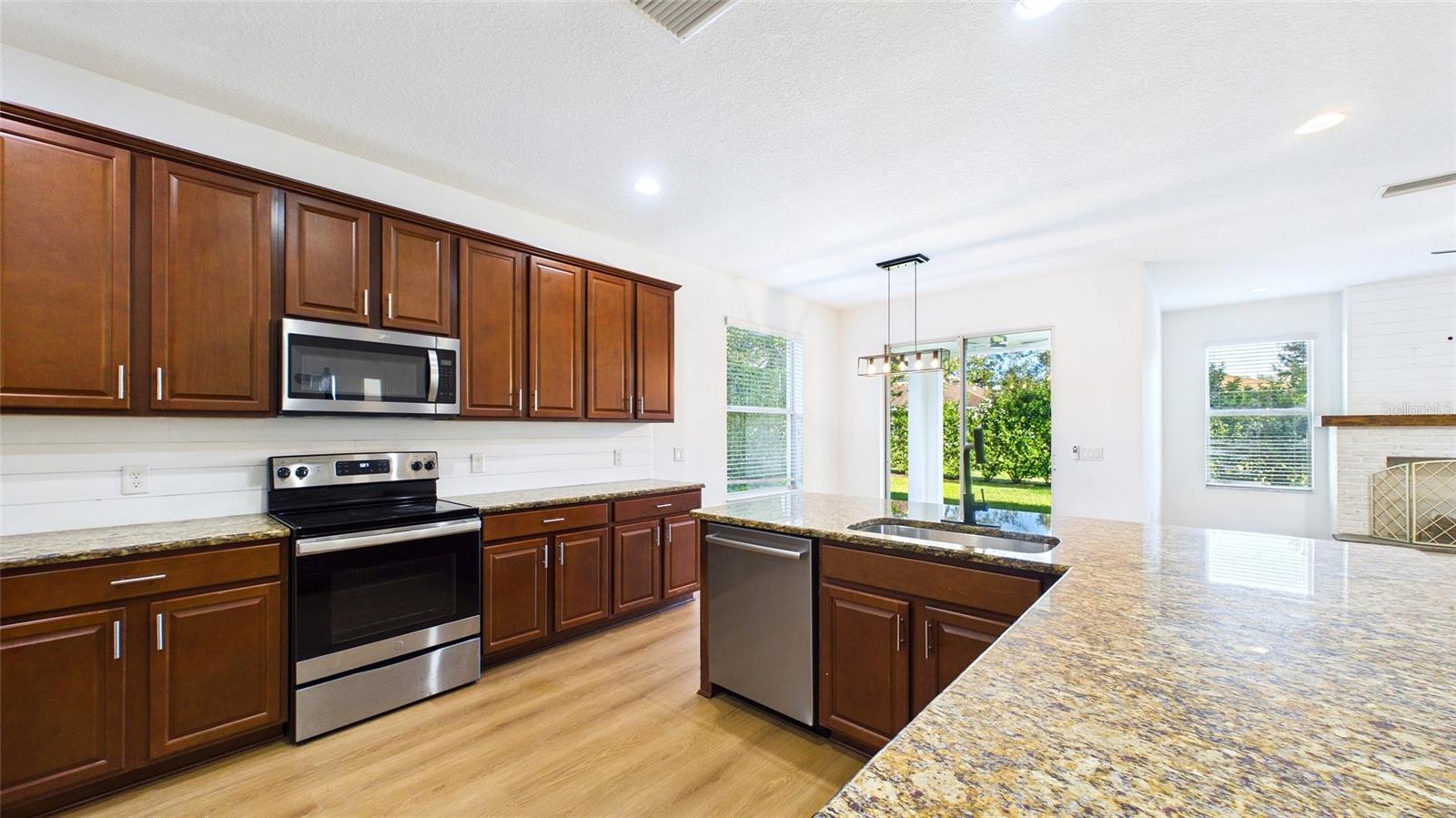 32033 GARDEN ALCOVE LOOP, Wesley Chapel, FL 33545