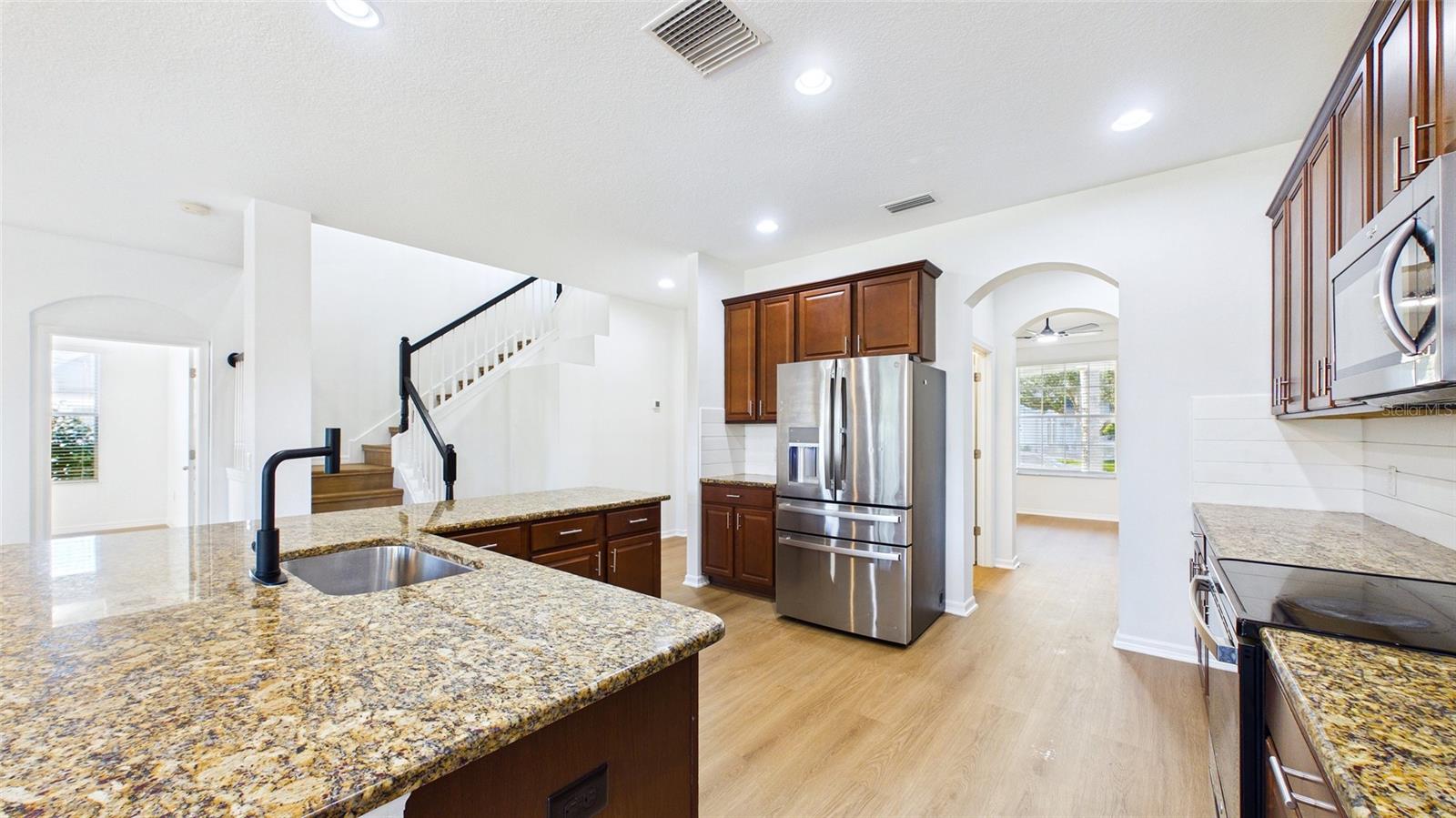 32033 GARDEN ALCOVE LOOP, Wesley Chapel, FL 33545