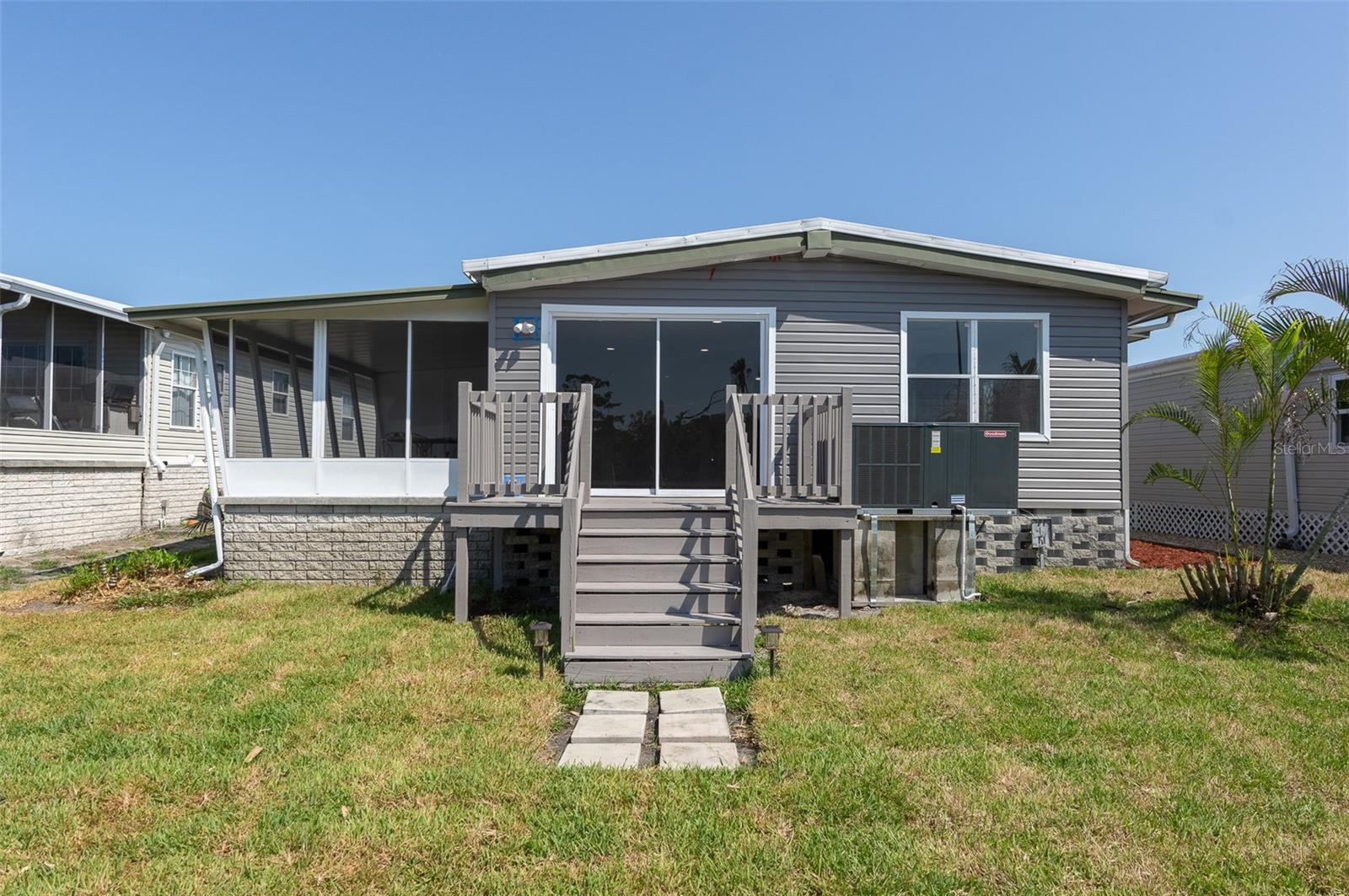 rear from Seawall View