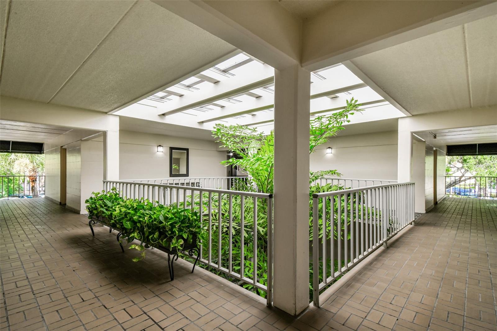 3325 BAYSHORE BOULEVARD, #B37, Tampa, FL 33629 3325 BAYSHORE BOULEVARD, #B37, Tampa, FL 33629