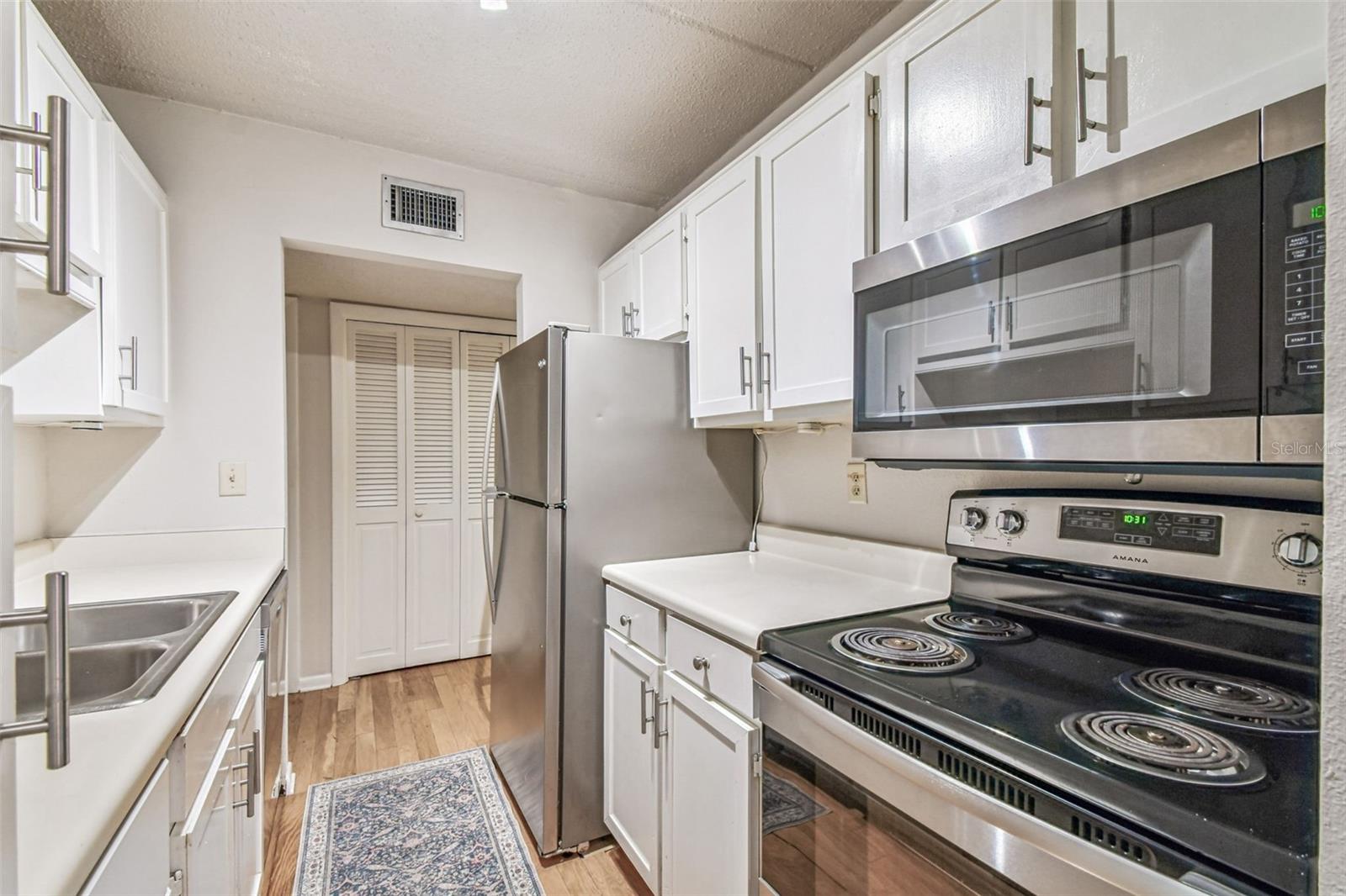 3325 BAYSHORE BOULEVARD, #B37, Tampa, FL 33629 3325 BAYSHORE BOULEVARD, #B37, Tampa, FL 33629