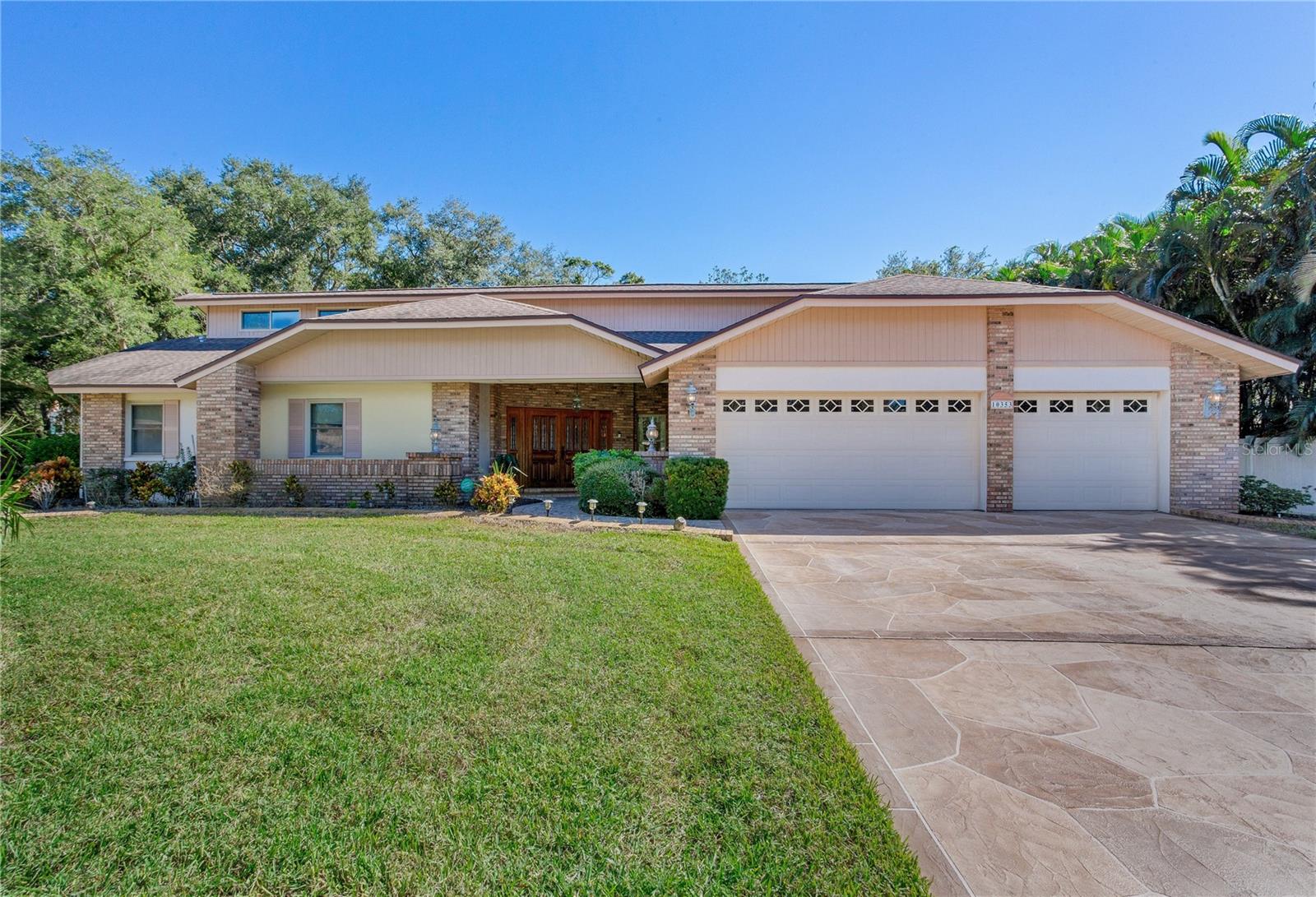 10353 BARRY DRIVE, Largo, FL 33774