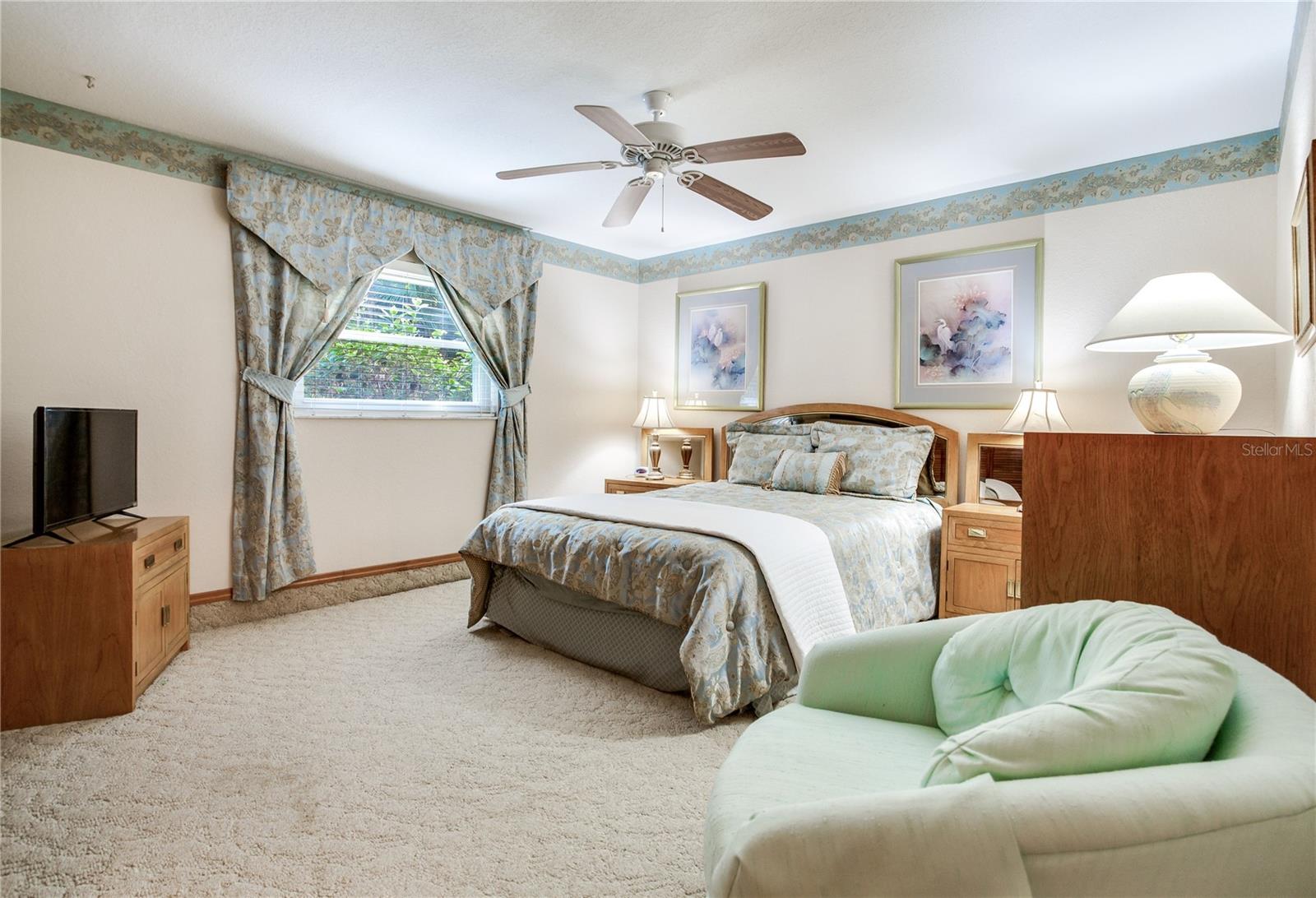 10353 BARRY DRIVE, Largo, FL 33774