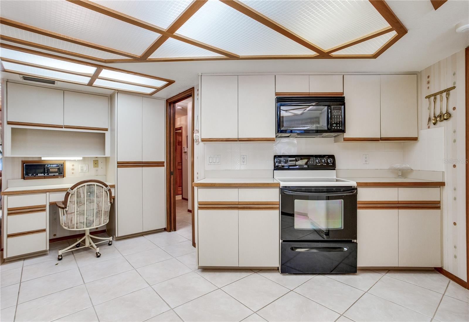 10353 BARRY DRIVE, Largo, FL 33774