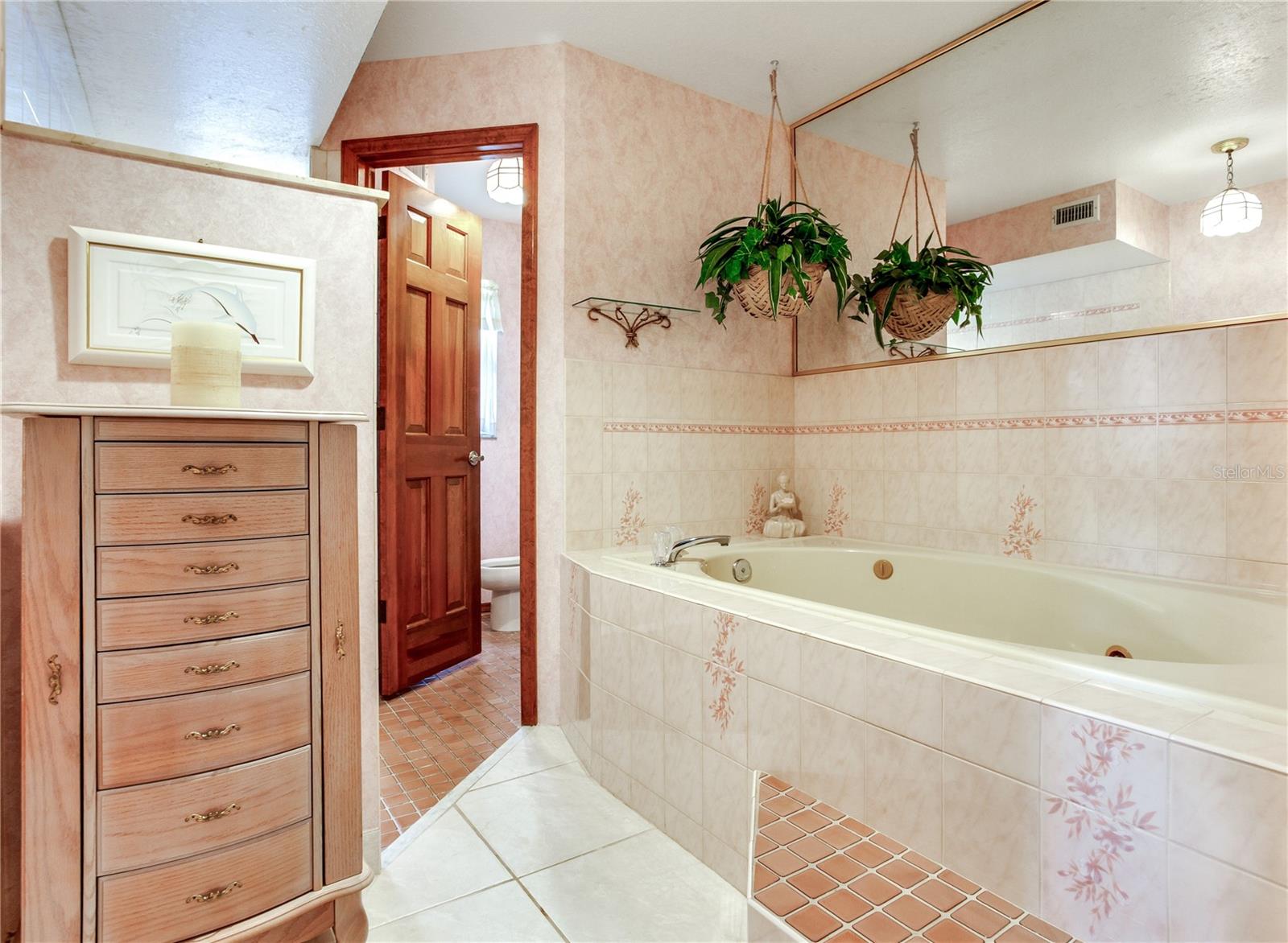 10353 BARRY DRIVE, Largo, FL 33774