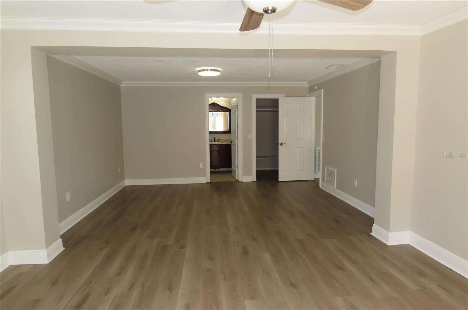 1503 GARDEN AVENUE, Tarpon Springs, FL 34689