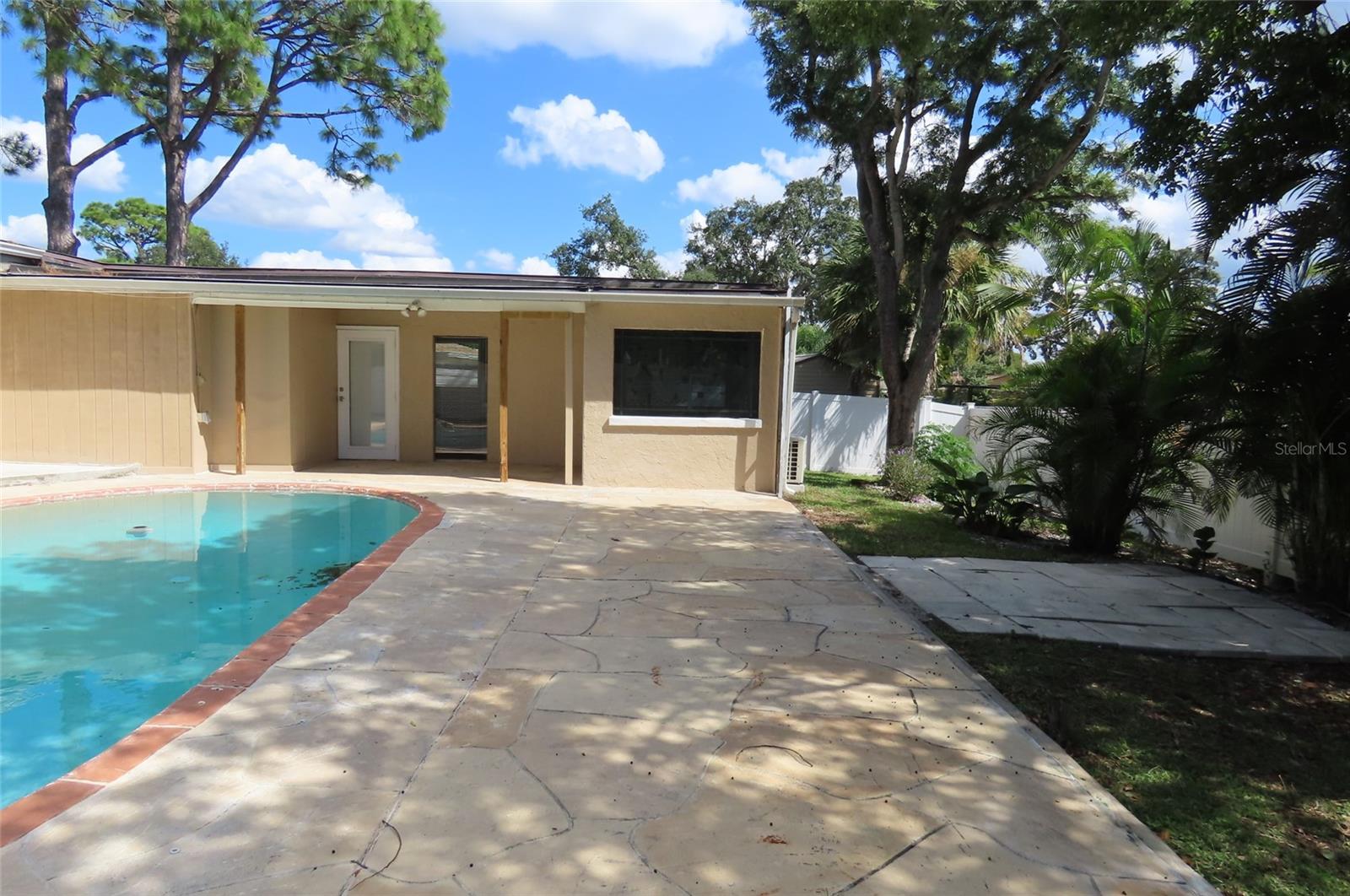 1503 GARDEN AVENUE, Tarpon Springs, FL 34689