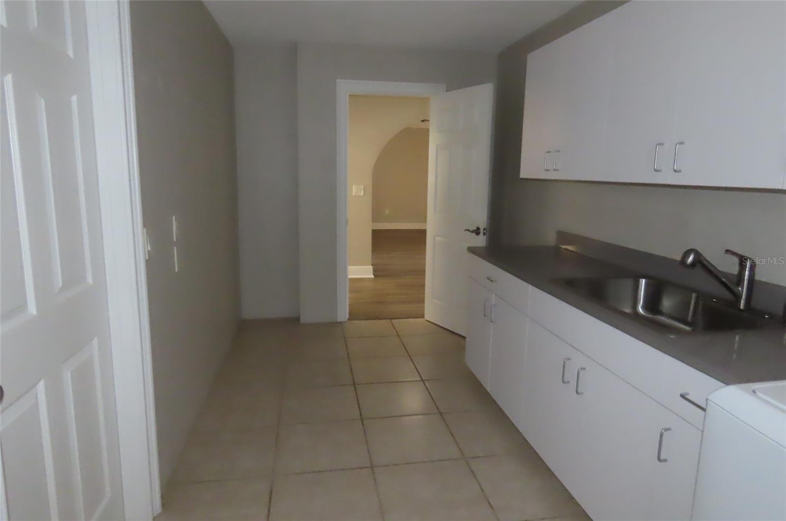 1503 GARDEN AVENUE, Tarpon Springs, FL 34689