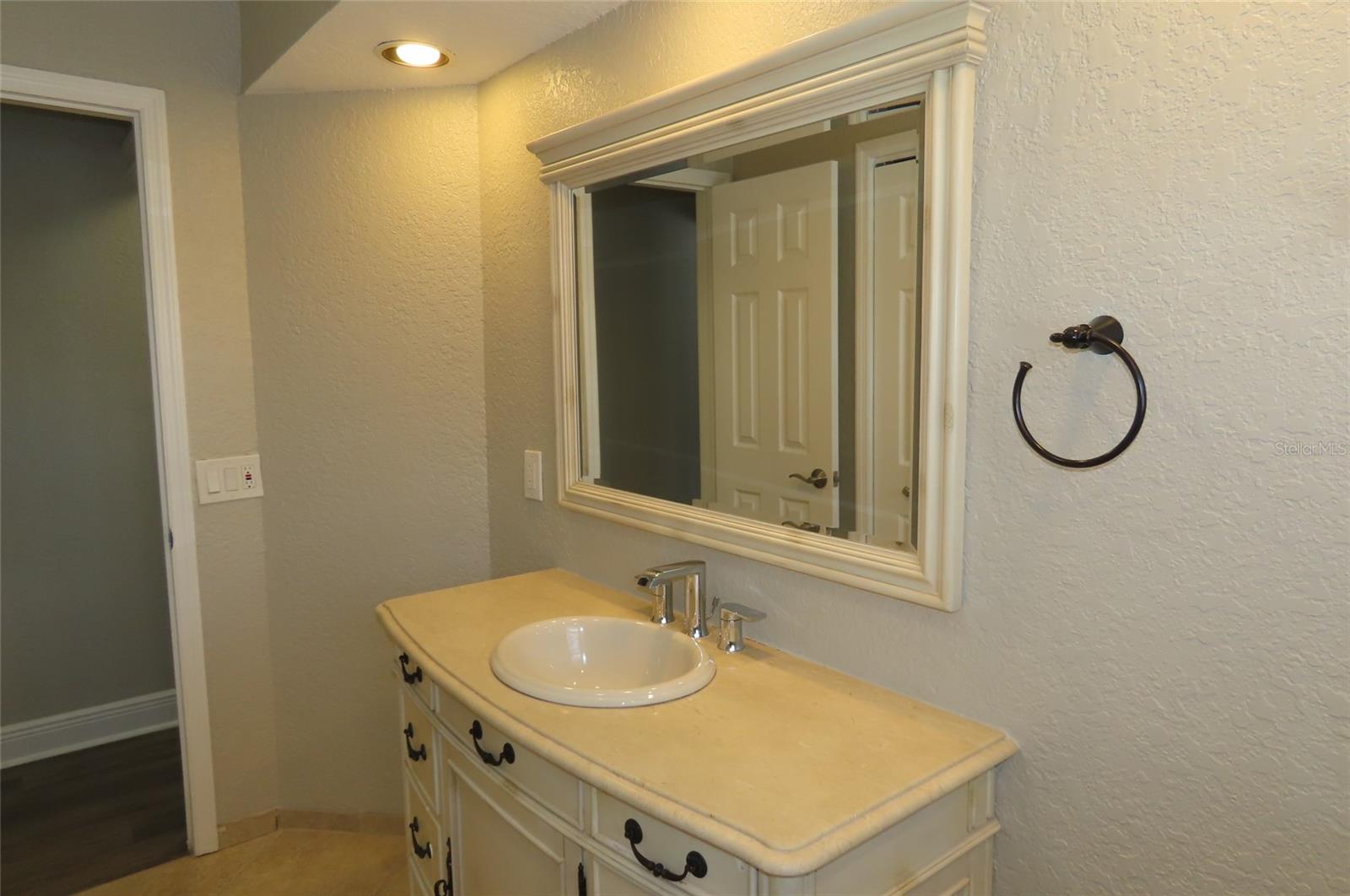1503 GARDEN AVENUE, Tarpon Springs, FL 34689