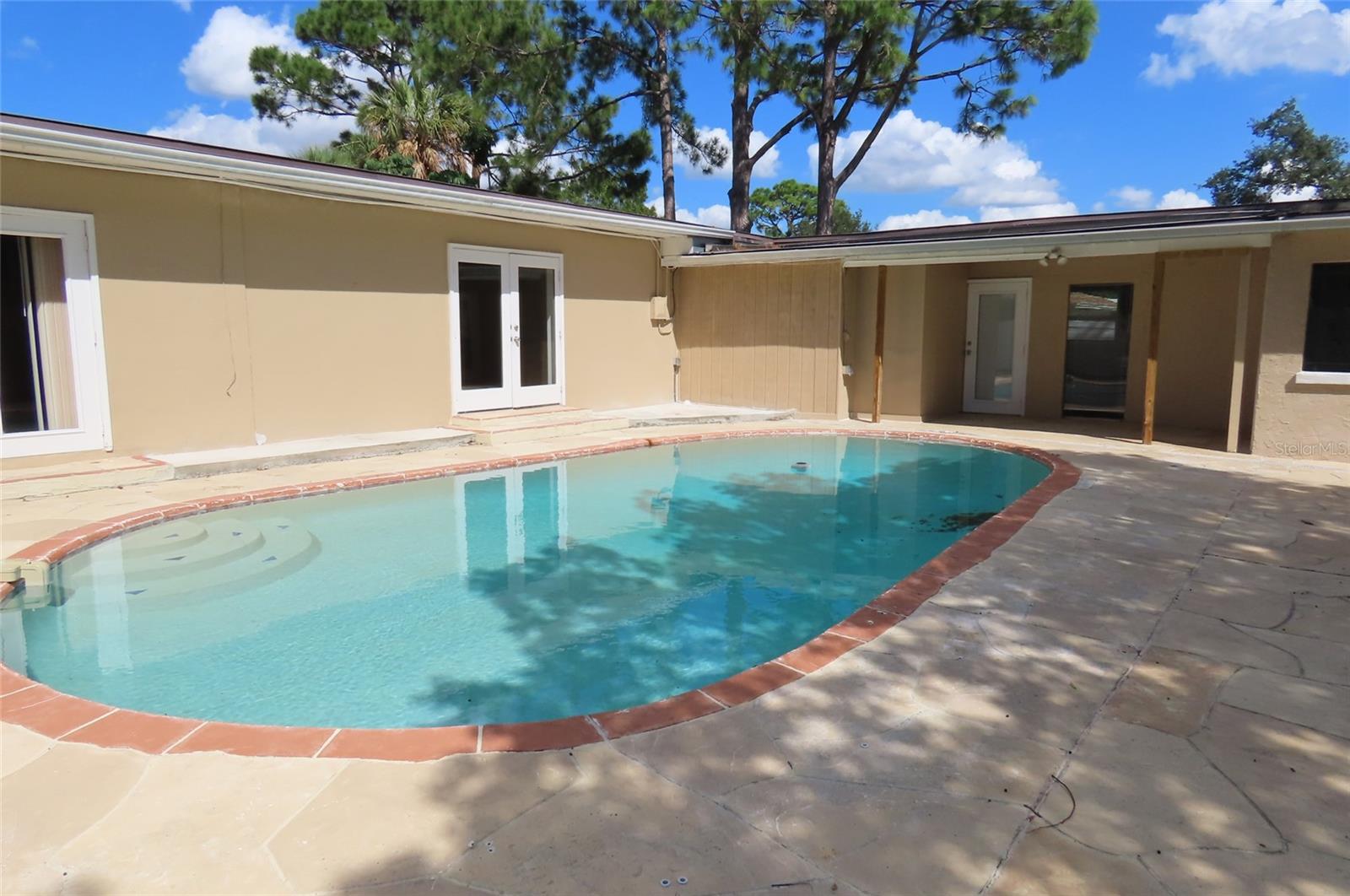1503 GARDEN AVENUE, Tarpon Springs, FL 34689