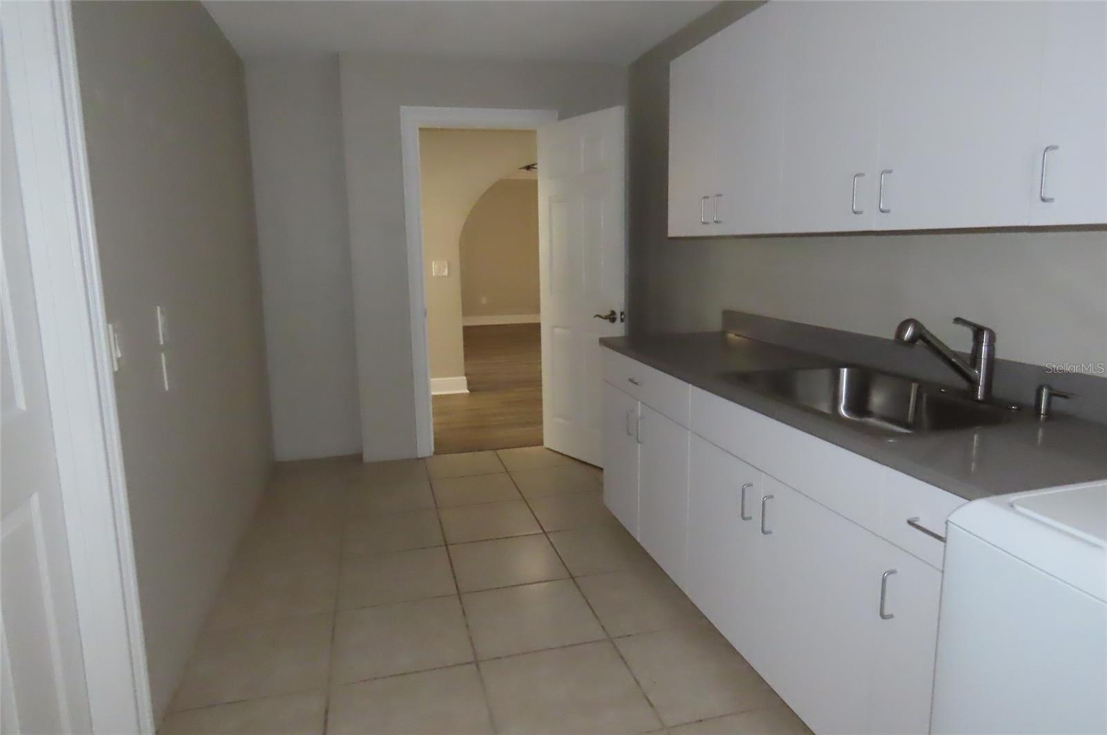 1503 GARDEN AVENUE, Tarpon Springs, FL 34689
