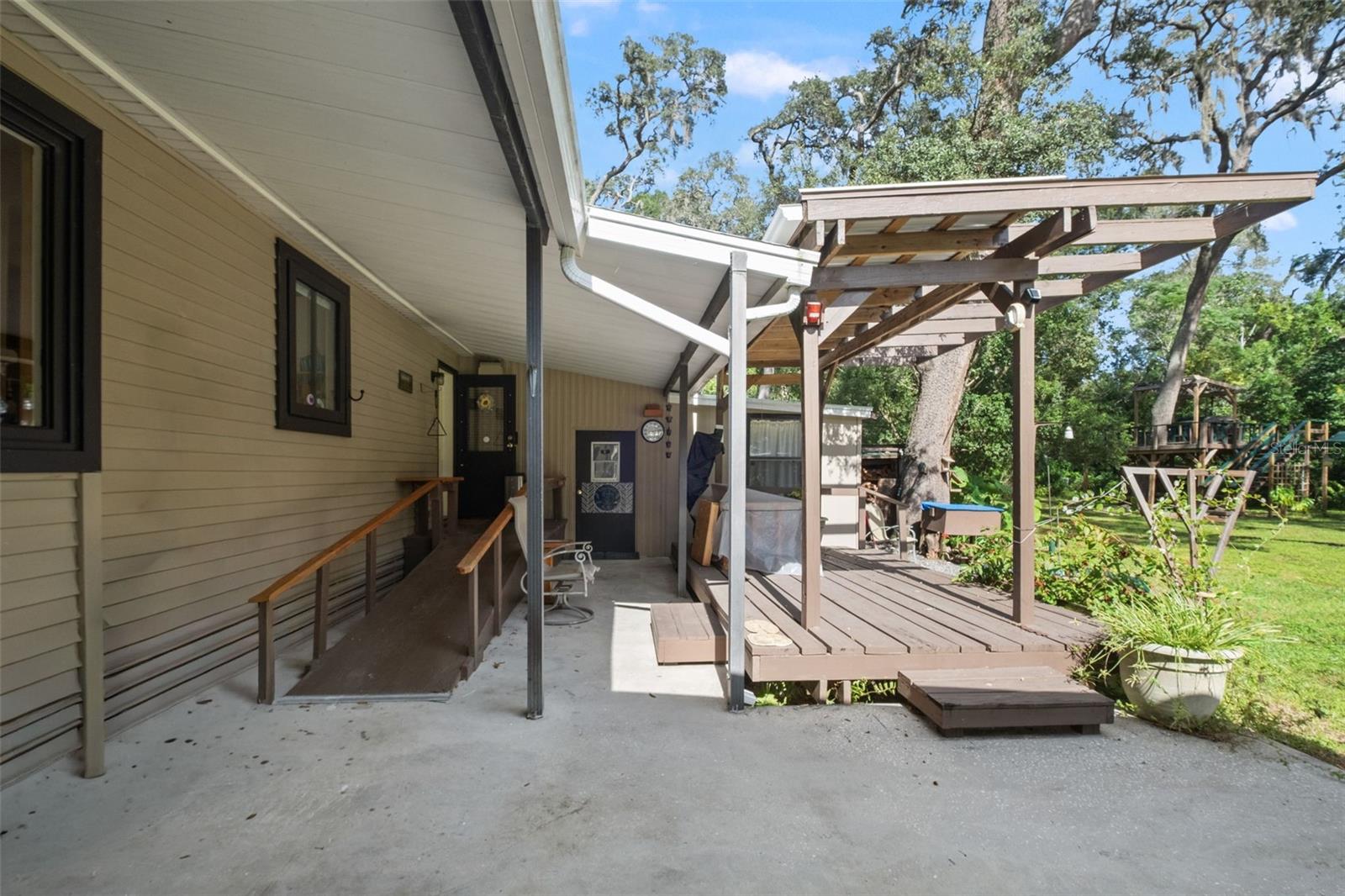 418 WASHINGTON AVENUE, Brooksville, FL 34604
