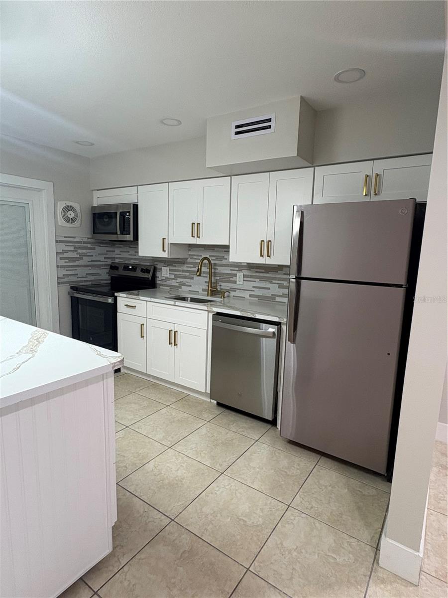 1840 SHORE DRIVE S, #5, South Pasadena, FL 33707