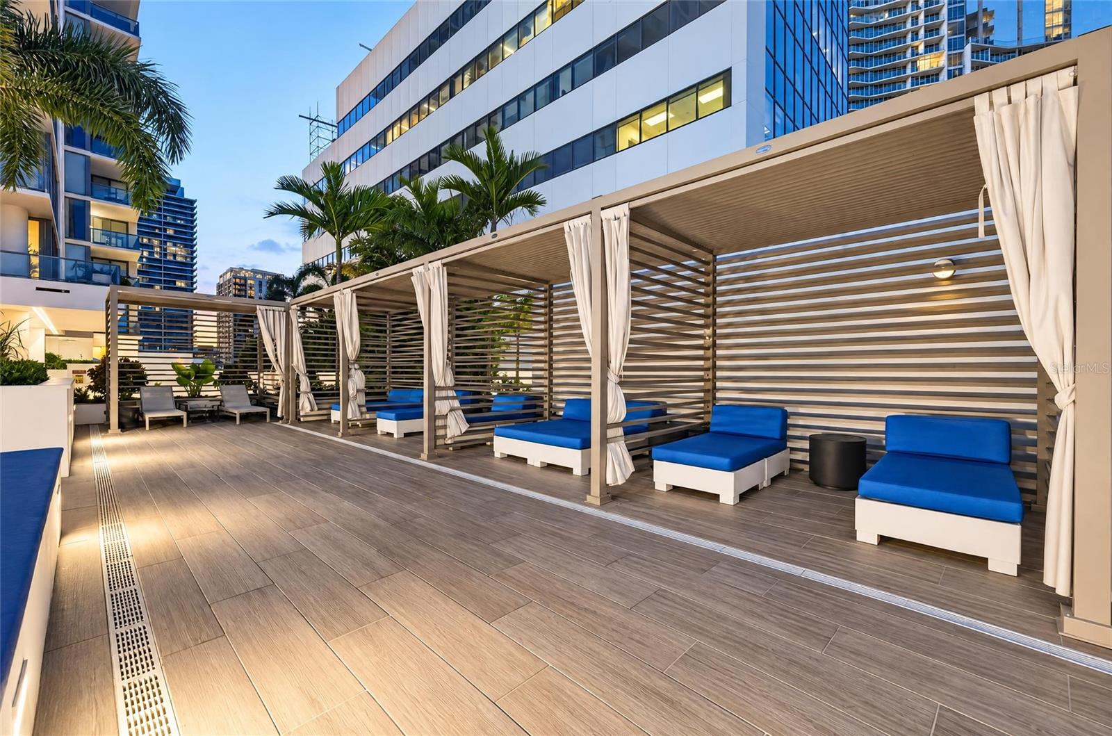 Aire Deck Cabana's
