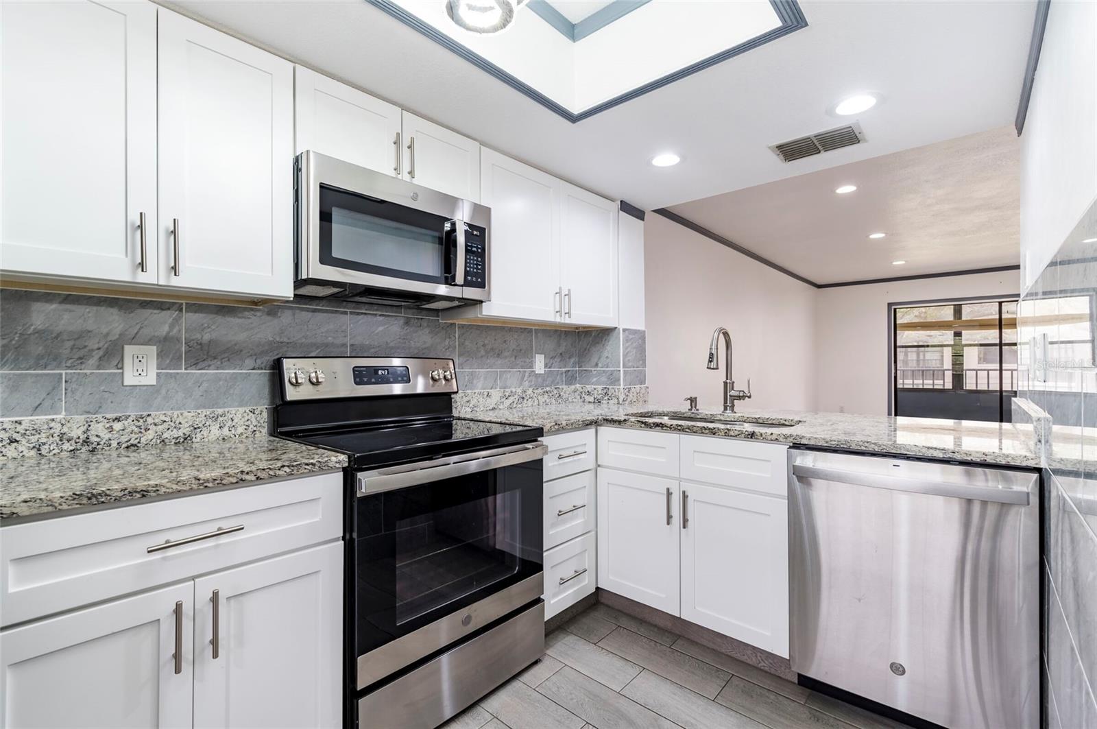 2275 62ND AVENUE N, #5202, St Petersburg, FL 33702