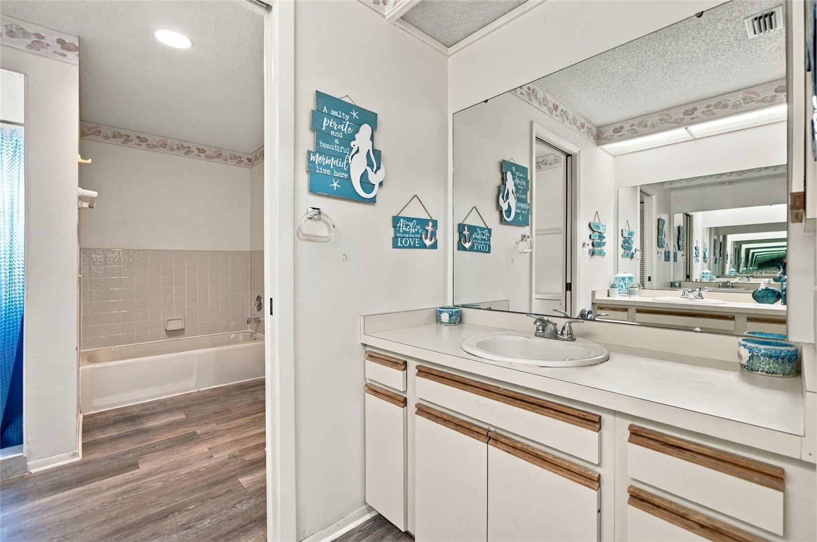6015 COURTSIDE DRIVE, Bradenton, FL 34210