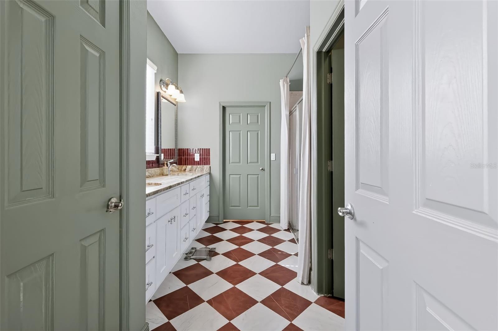 313 ROXBURY CROSSING COURT, Valrico, FL 33594