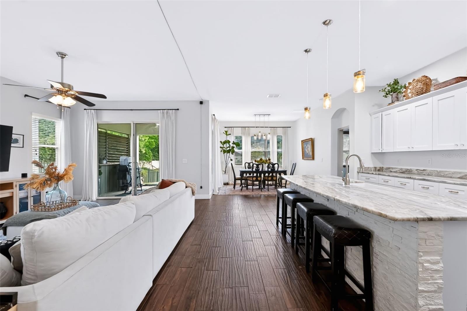 313 ROXBURY CROSSING COURT, Valrico, FL 33594