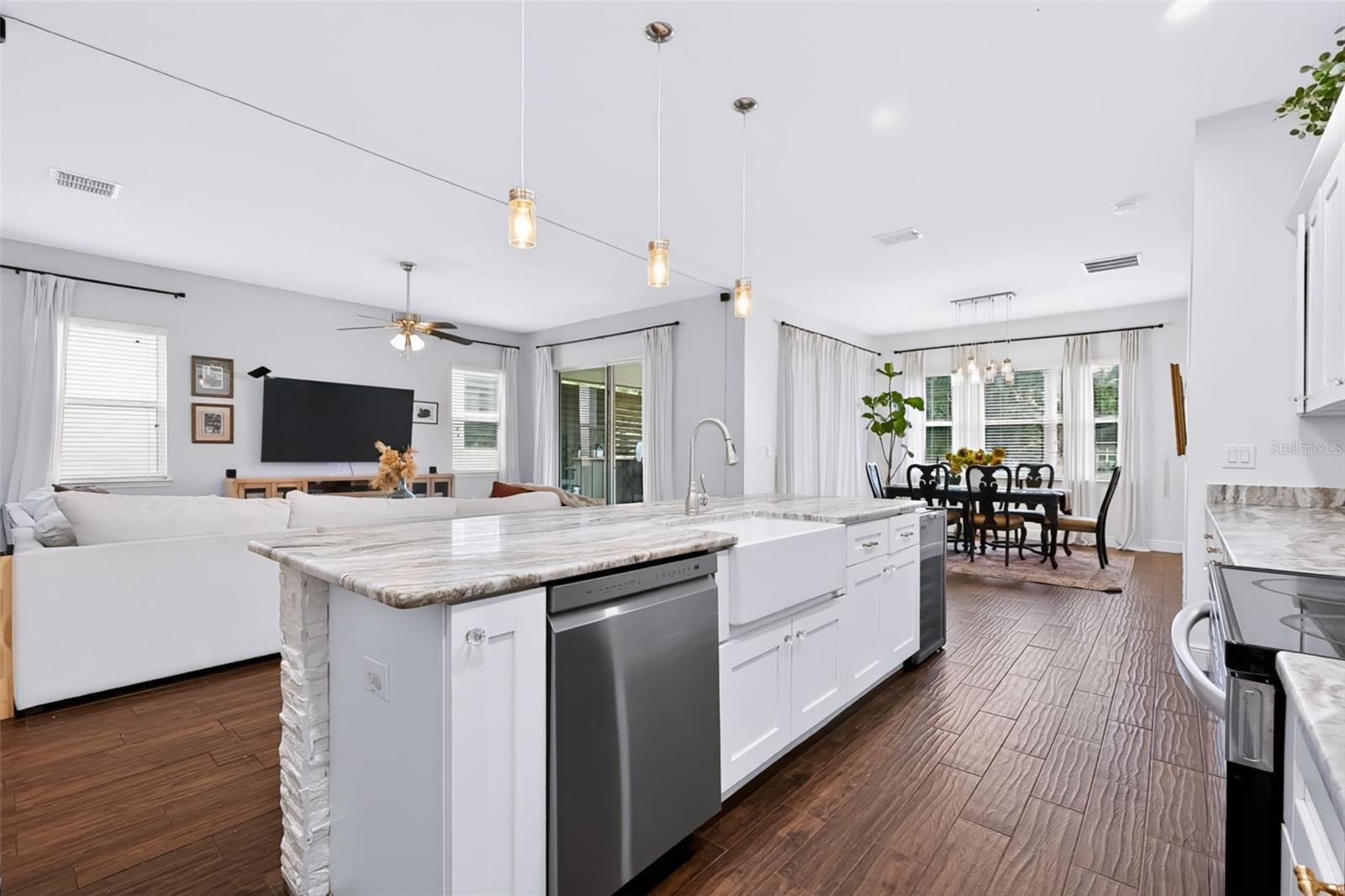 313 ROXBURY CROSSING COURT, Valrico, FL 33594 313 ROXBURY CROSSING COURT, Valrico, FL 33594