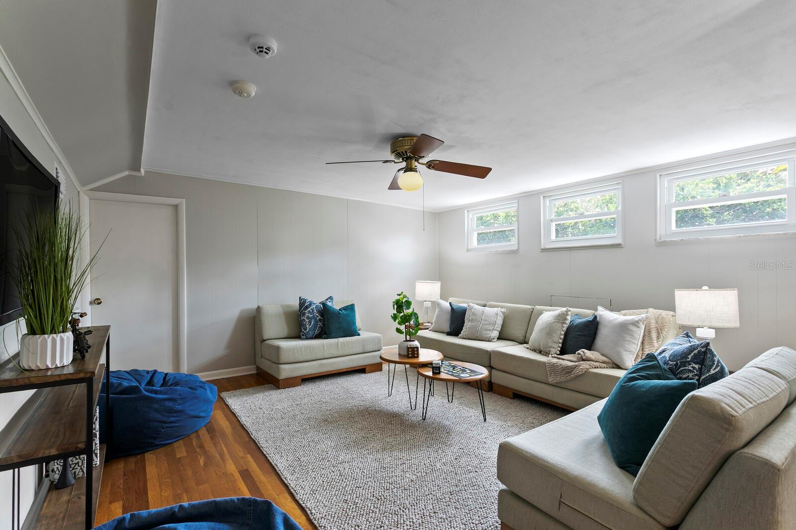 Upstairs chill room.