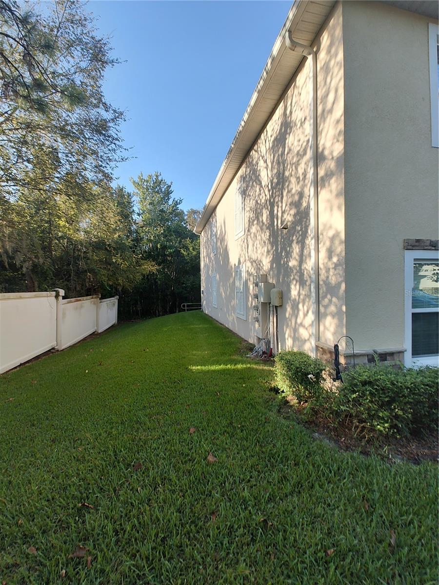 1103 HILLHURST DRIVE, Wesley Chapel, FL 33543
