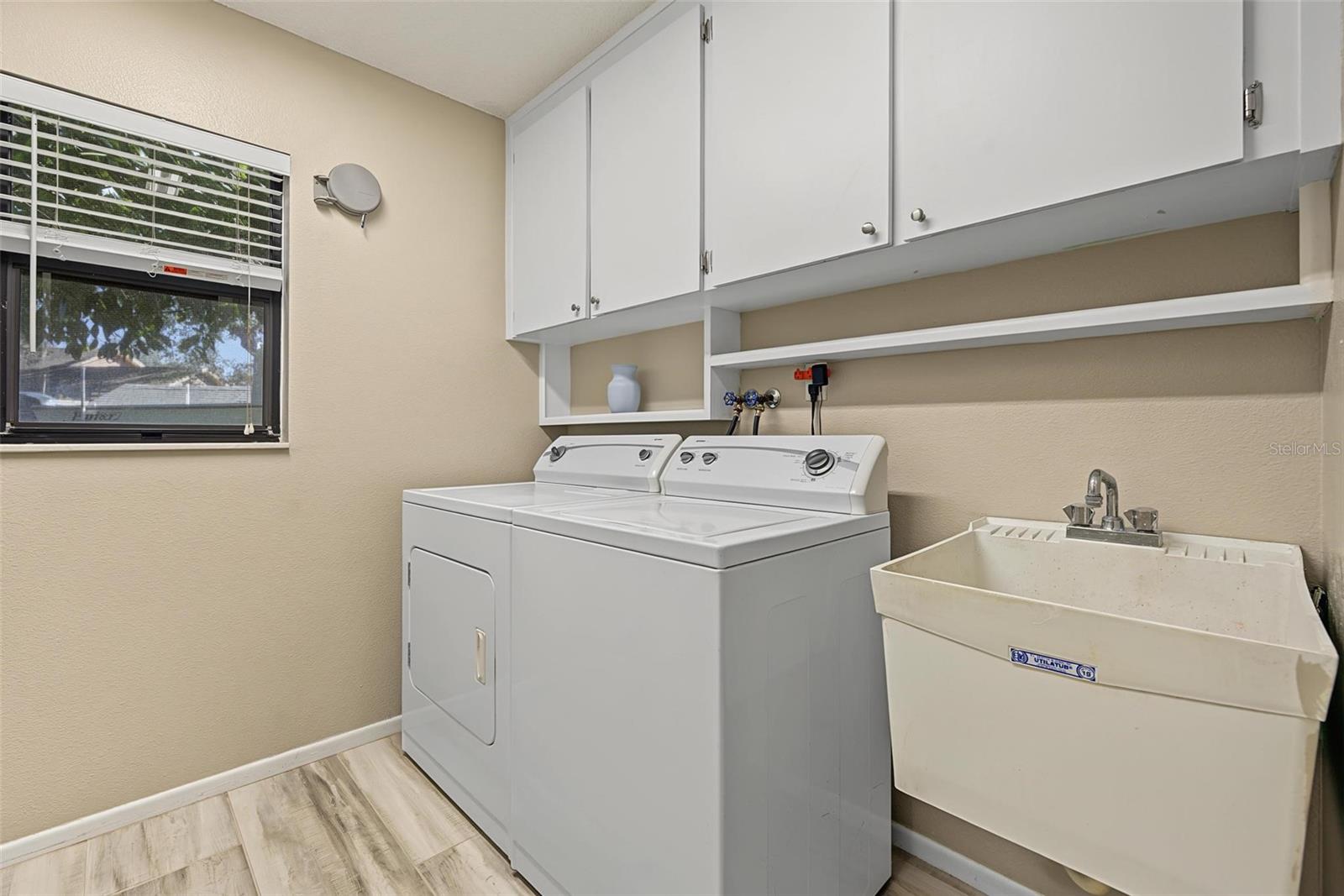 2437 FIELDCREST COURT, Holiday, FL 34691