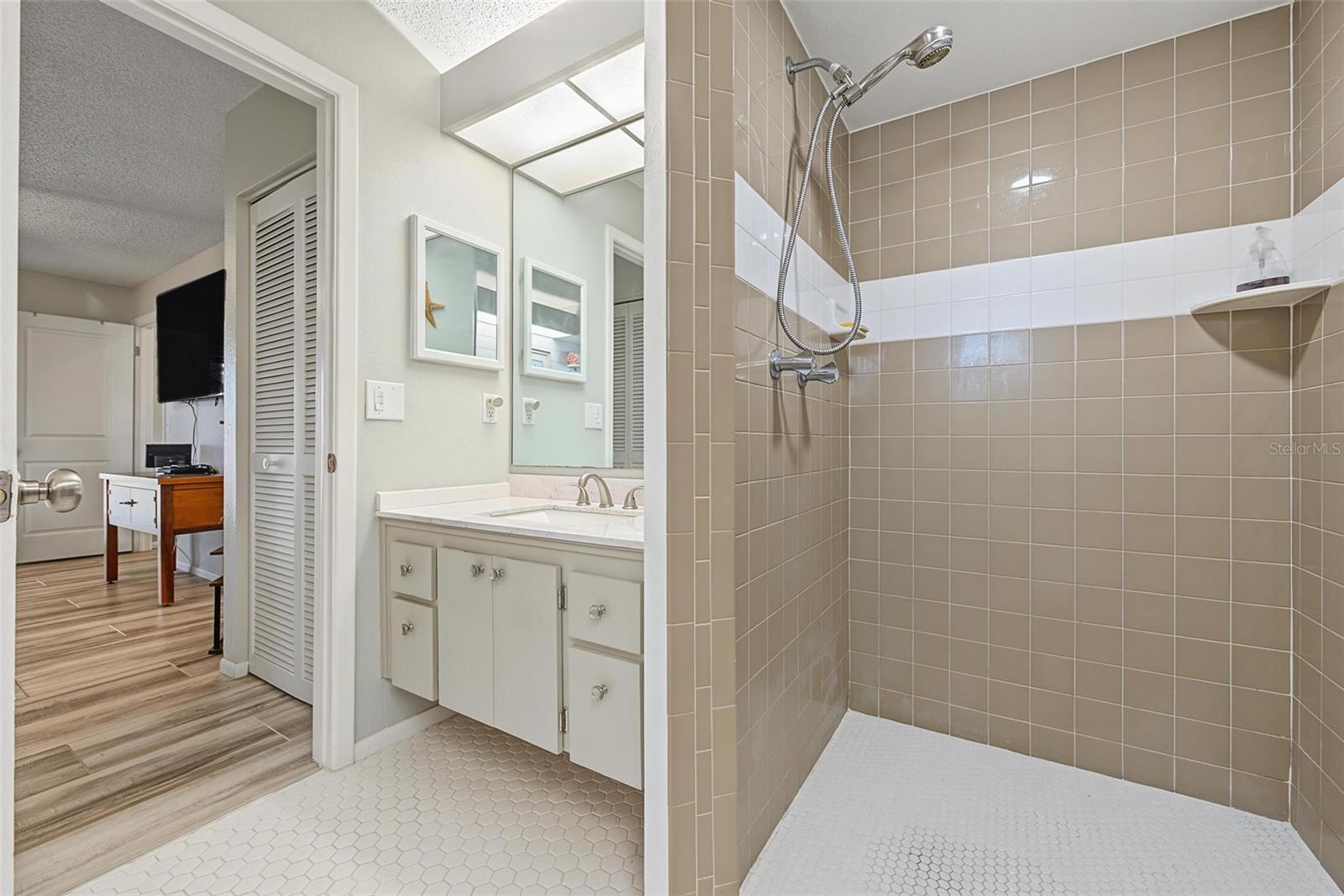 2437 FIELDCREST COURT, Holiday, FL 34691