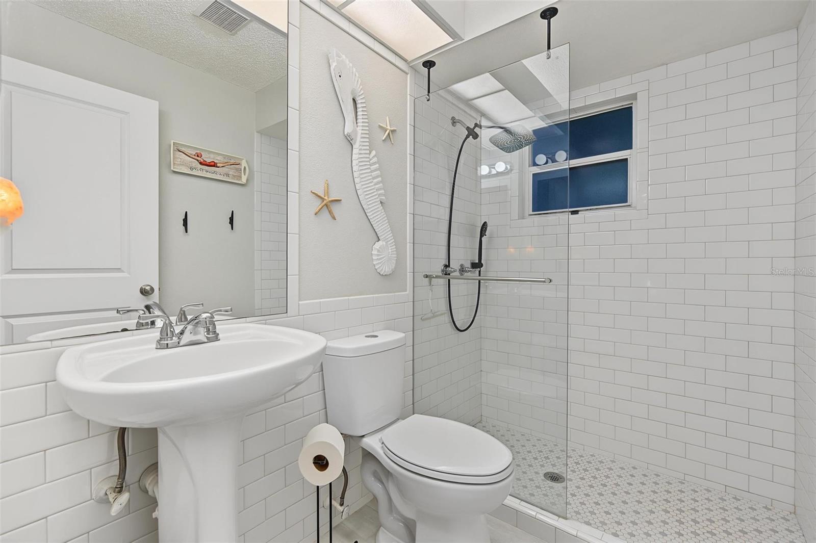 2437 FIELDCREST COURT, Holiday, FL 34691