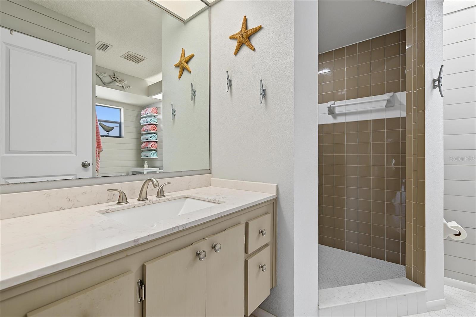 2437 FIELDCREST COURT, Holiday, FL 34691