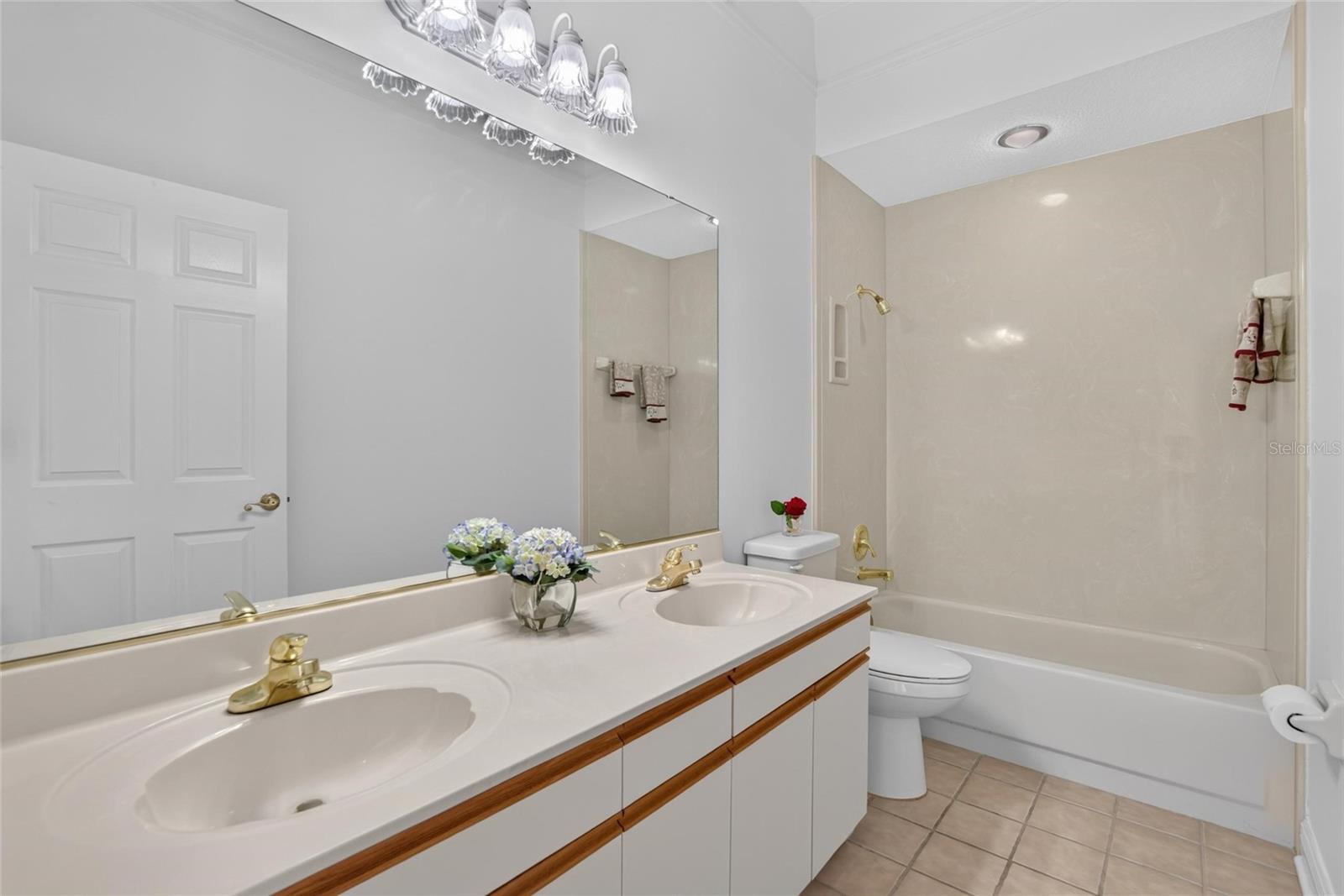 2116 NEW BEDFORD DRIVE, Sun City Center, FL 33573