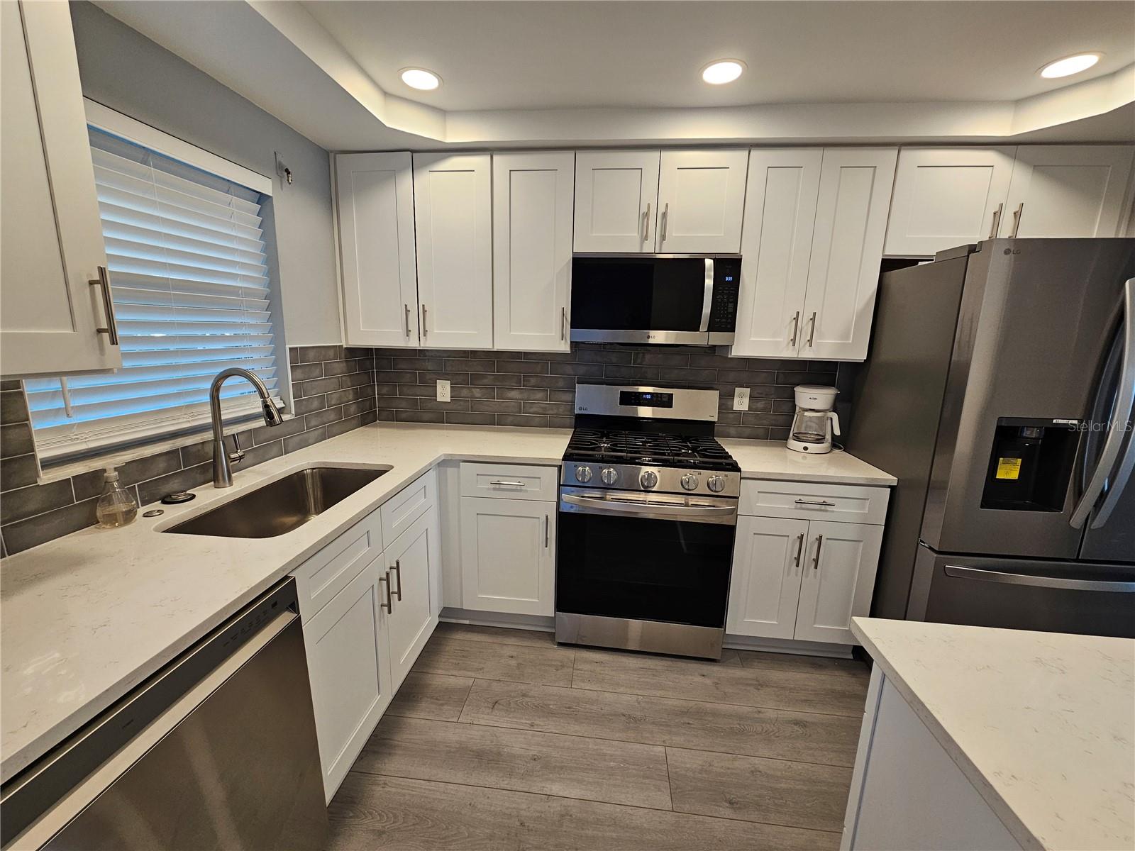 6020 SHORE BOULEVARD S, #107, Gulfport, FL 33707