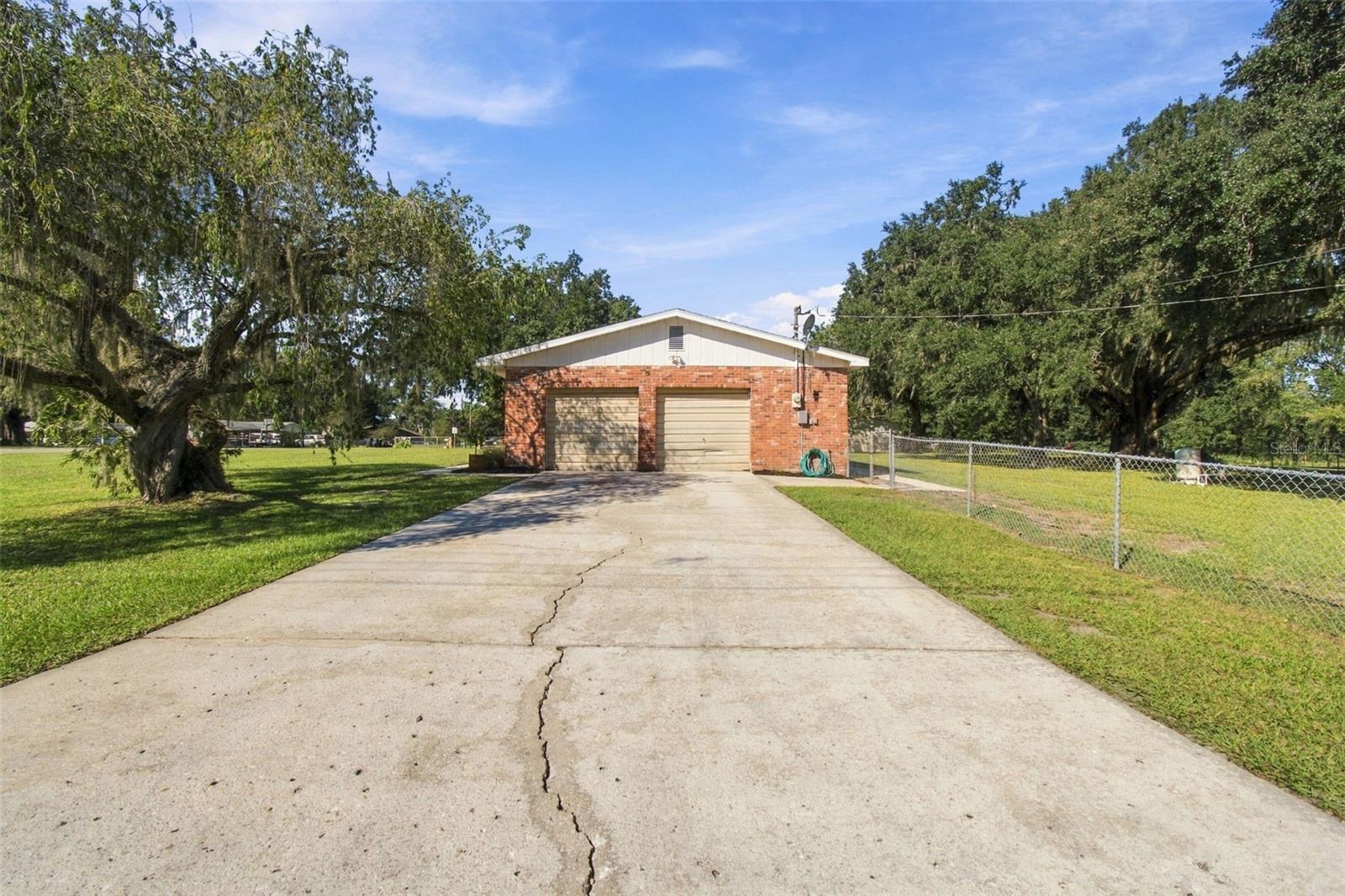 605 W DEES ROAD, Lakeland, FL 33809
