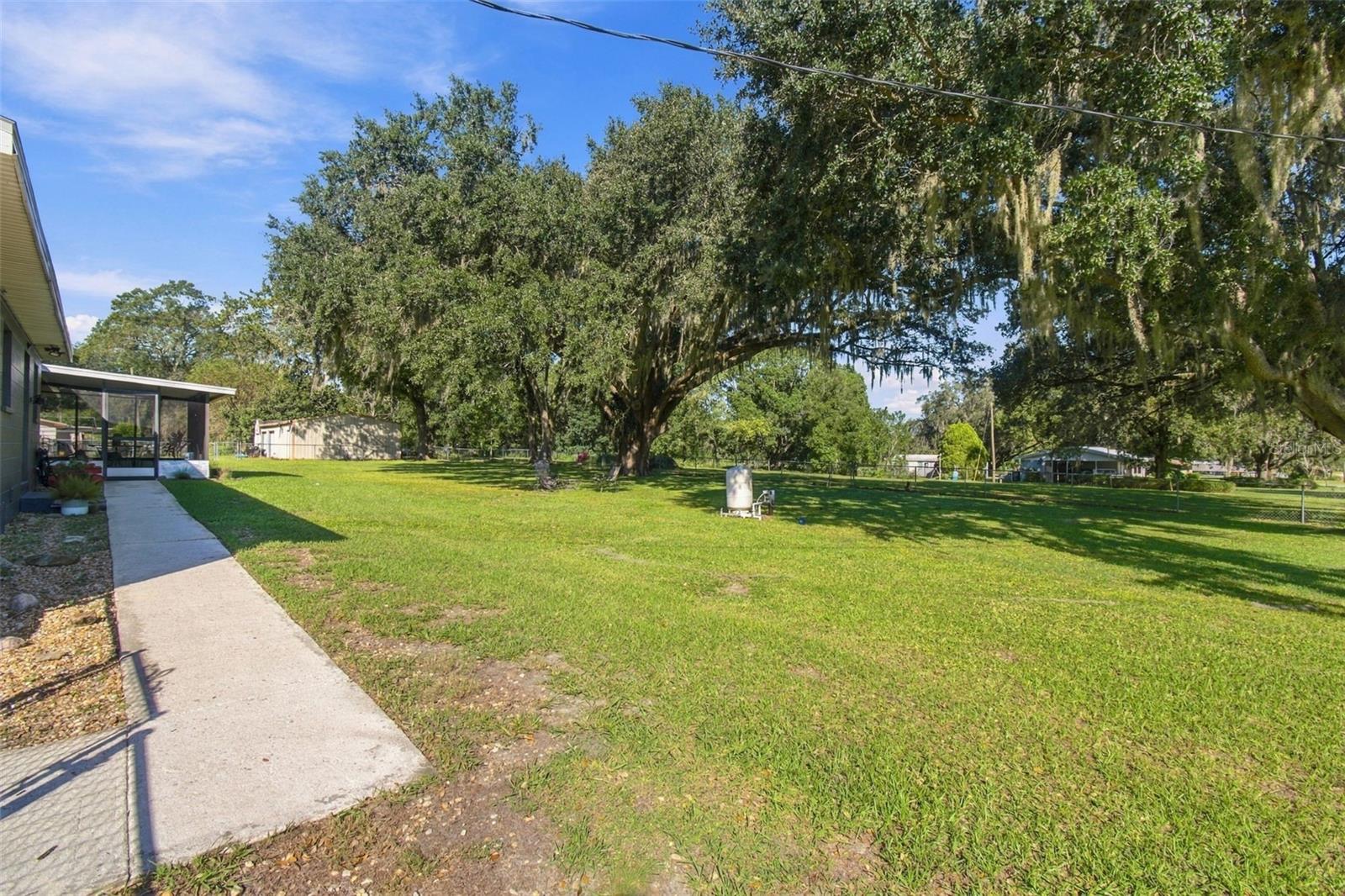 605 W DEES ROAD, Lakeland, FL 33809