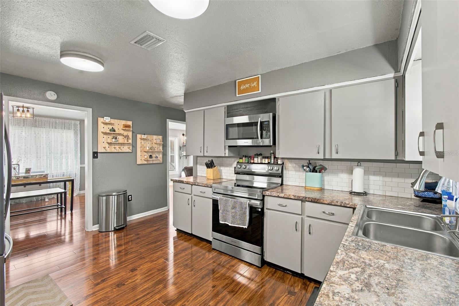 605 W DEES ROAD, Lakeland, FL 33809