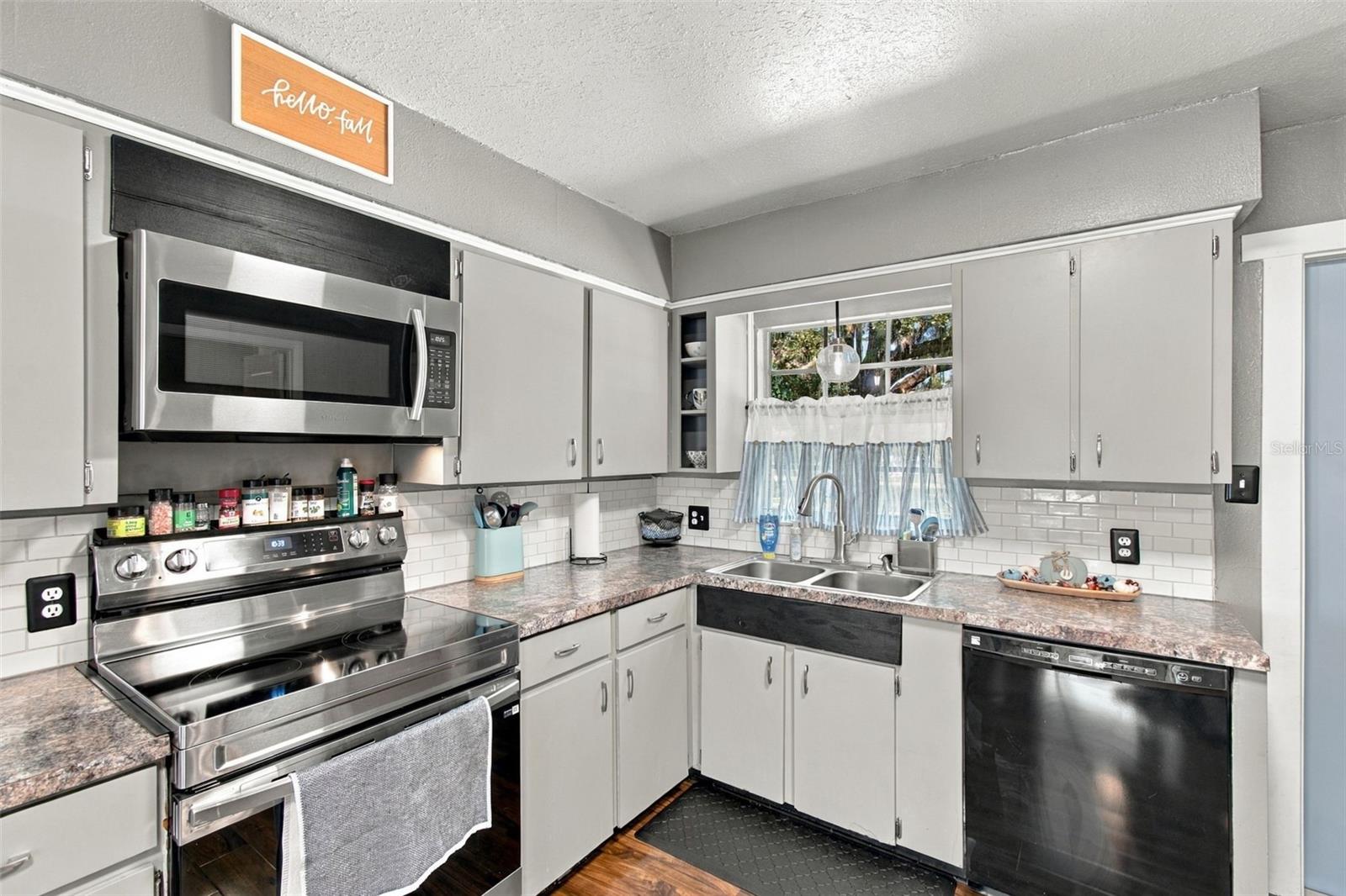 605 W DEES ROAD, Lakeland, FL 33809