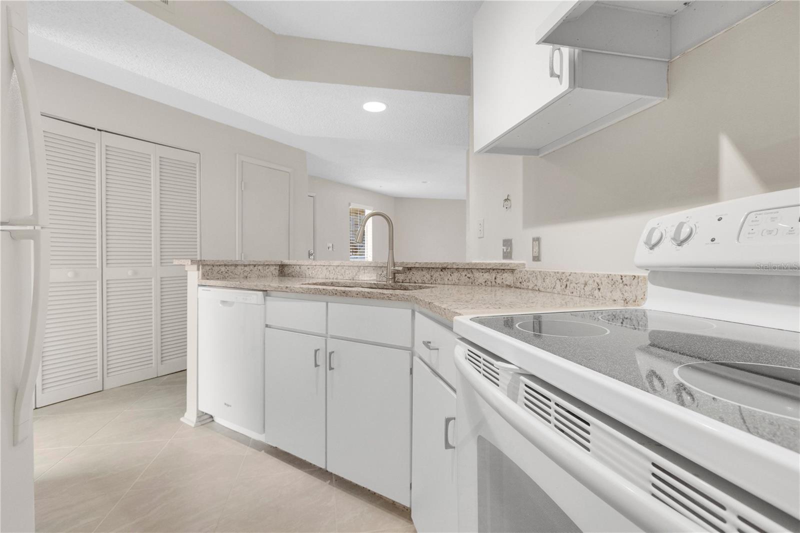 115 112TH AVENUE NE, #617, St Petersburg, FL 33716