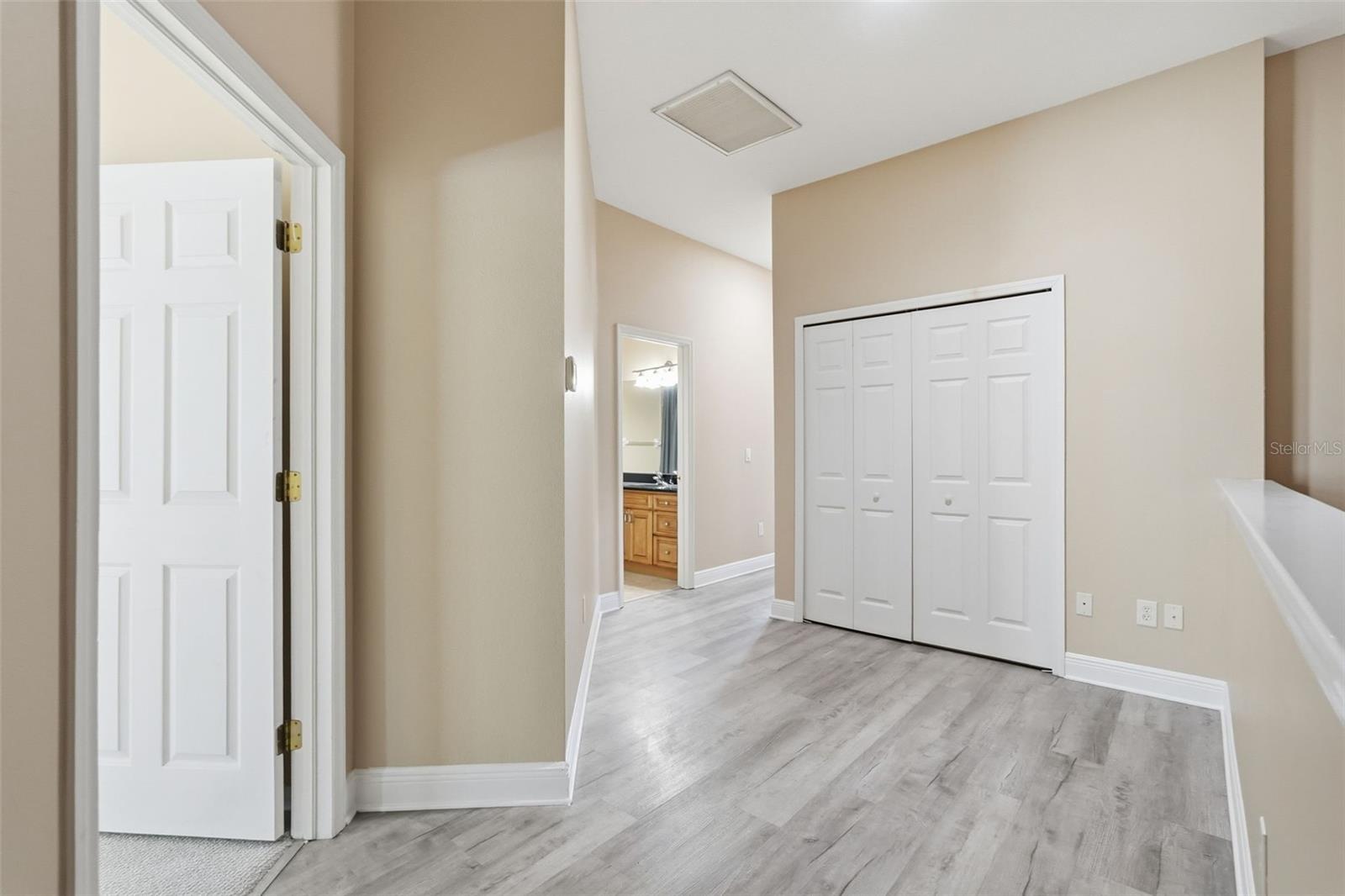 2nd floor landing