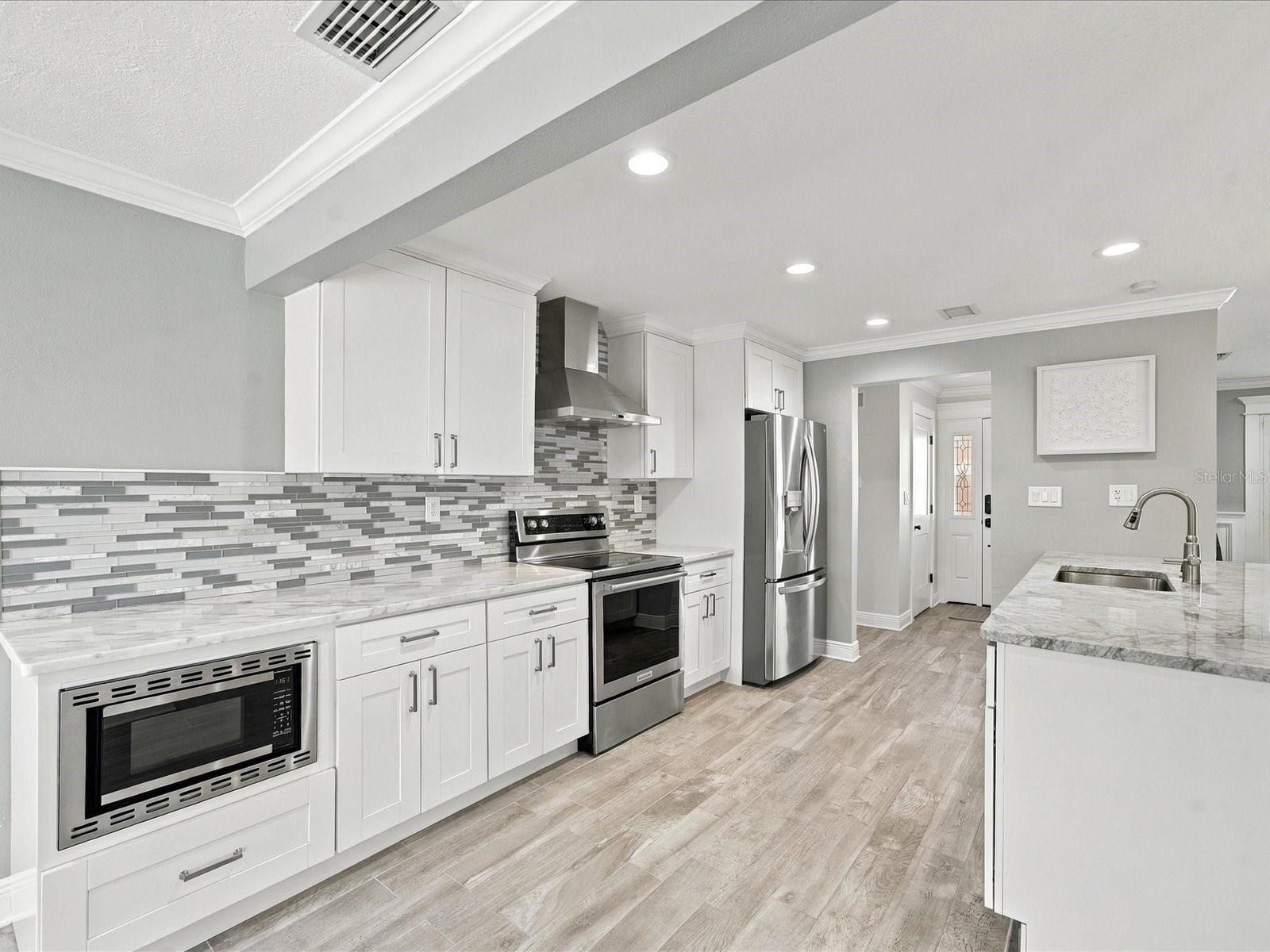 10469 IMPERIAL POINT DRIVE E, Largo, FL 33774