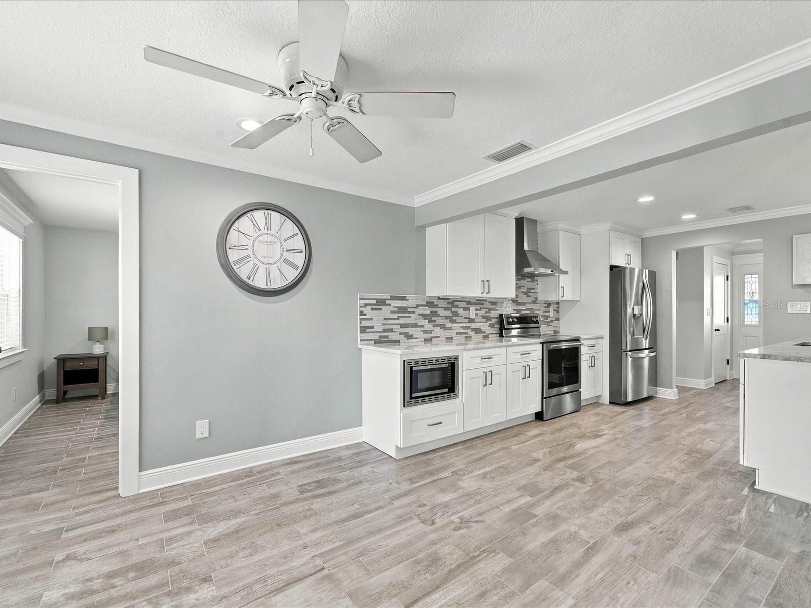 10469 IMPERIAL POINT DRIVE E, Largo, FL 33774