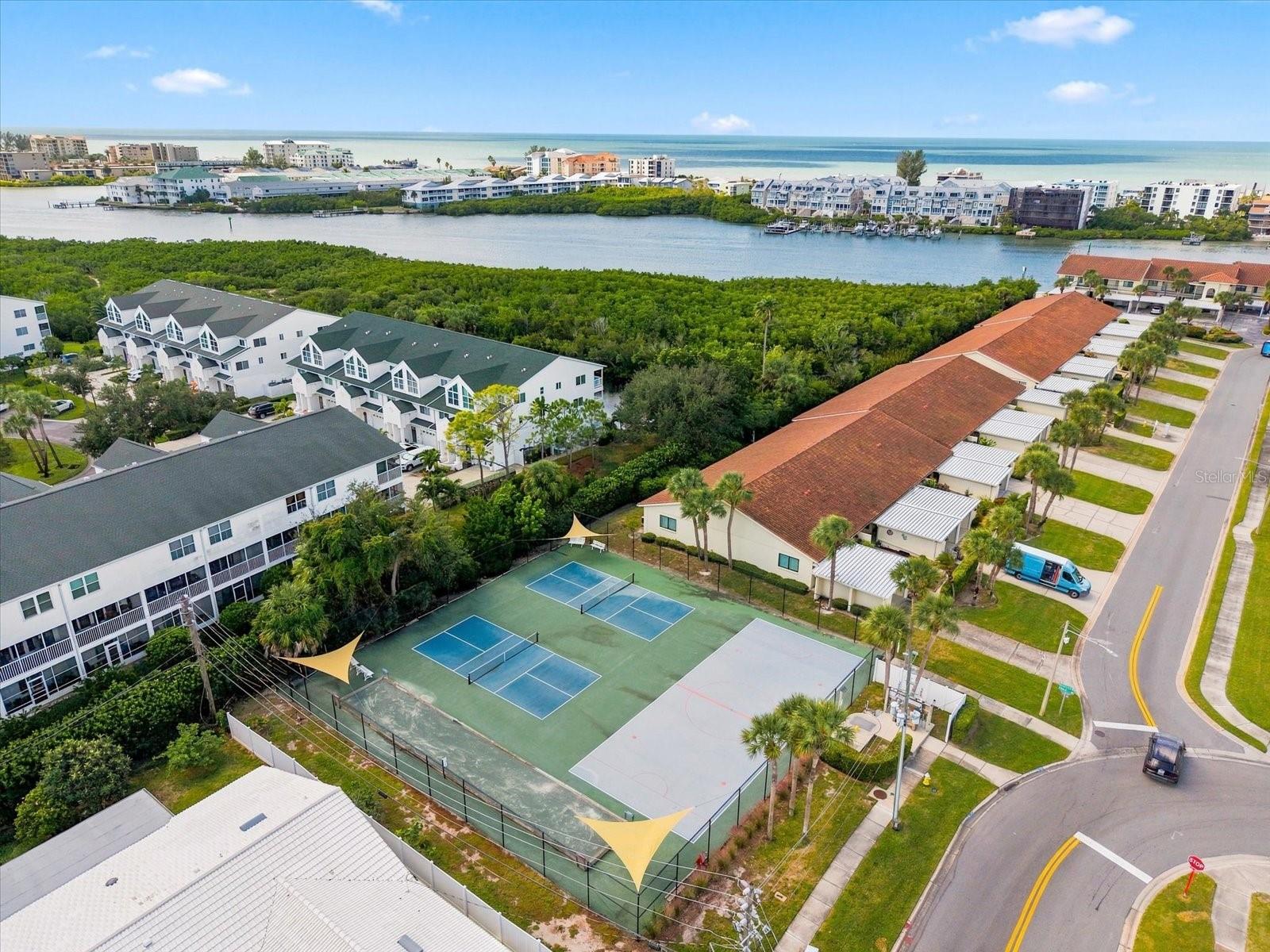 10469 IMPERIAL POINT DRIVE E, Largo, FL 33774