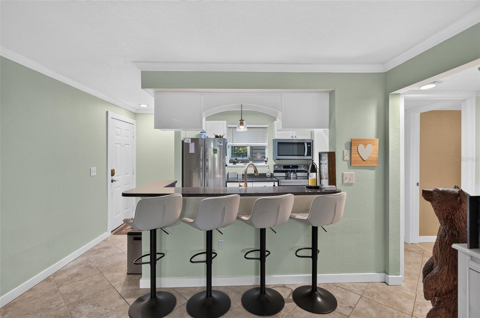 Breakfast bar