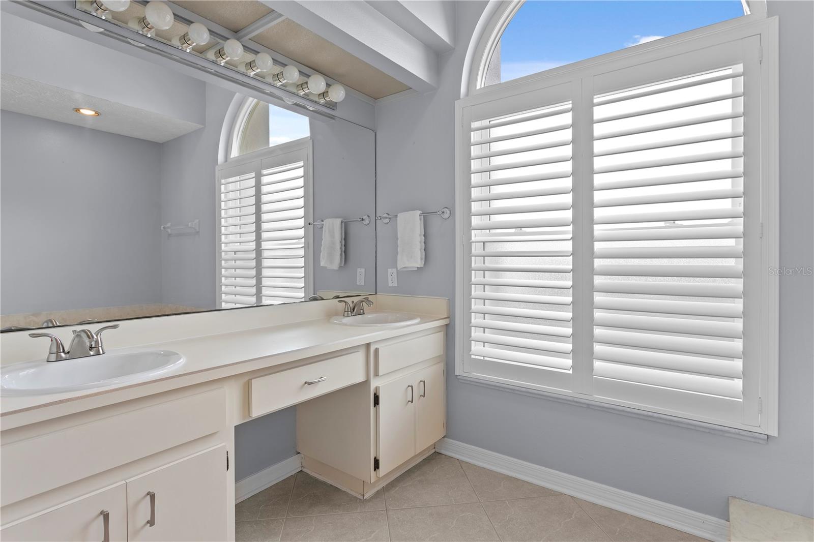 2307 MARSEILLE COURT, Valrico, FL 33596
